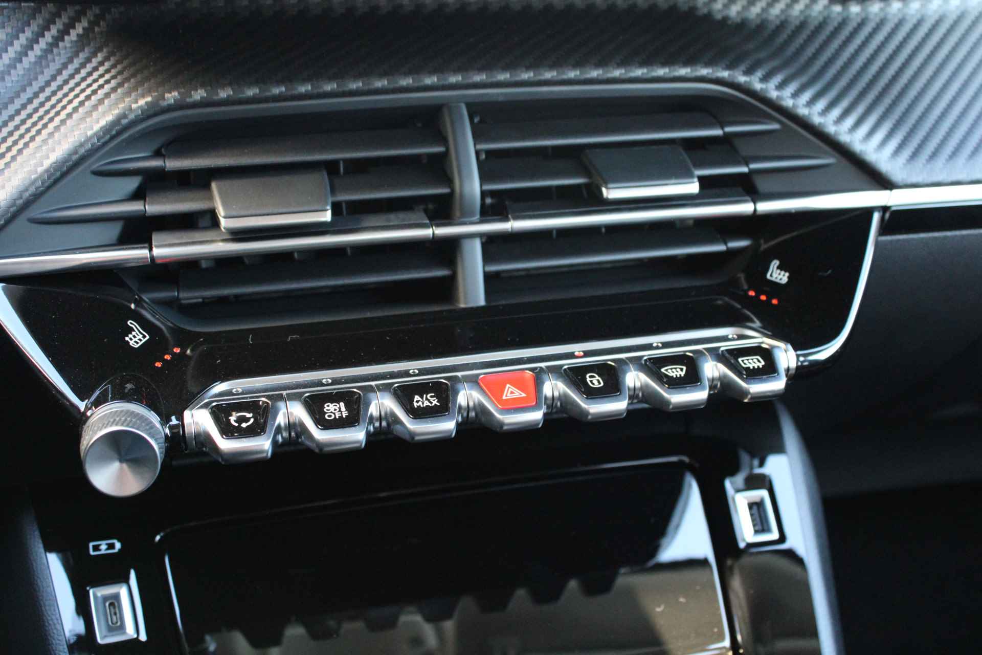 Peugeot e-208 EV e-Style 50 kWh | 16% Bijtelling | BTW | Nieuw model | Navigatie | - 28/36