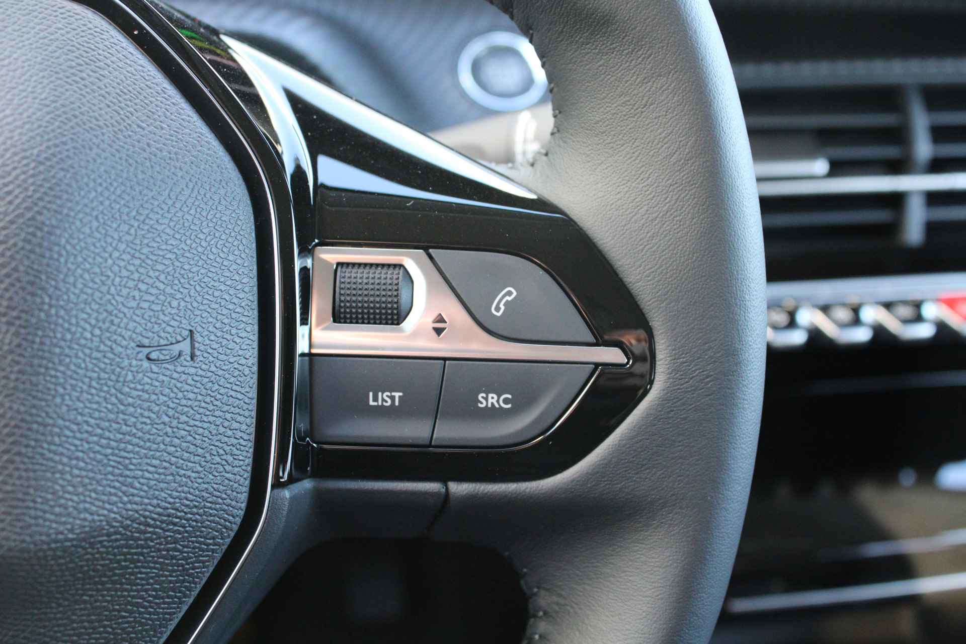 Peugeot e-208 EV e-Style 50 kWh | 16% Bijtelling | BTW | Nieuw model | Navigatie | - 31/36