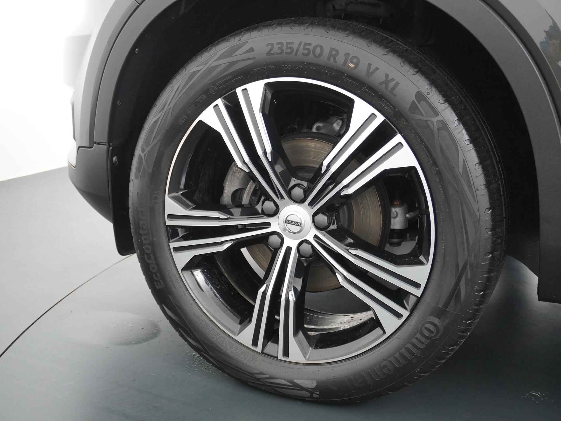 Volvo XC40 1.5 T3 Inscription Trekhaak/Panodak/Leder/19inch etc. - 12/45