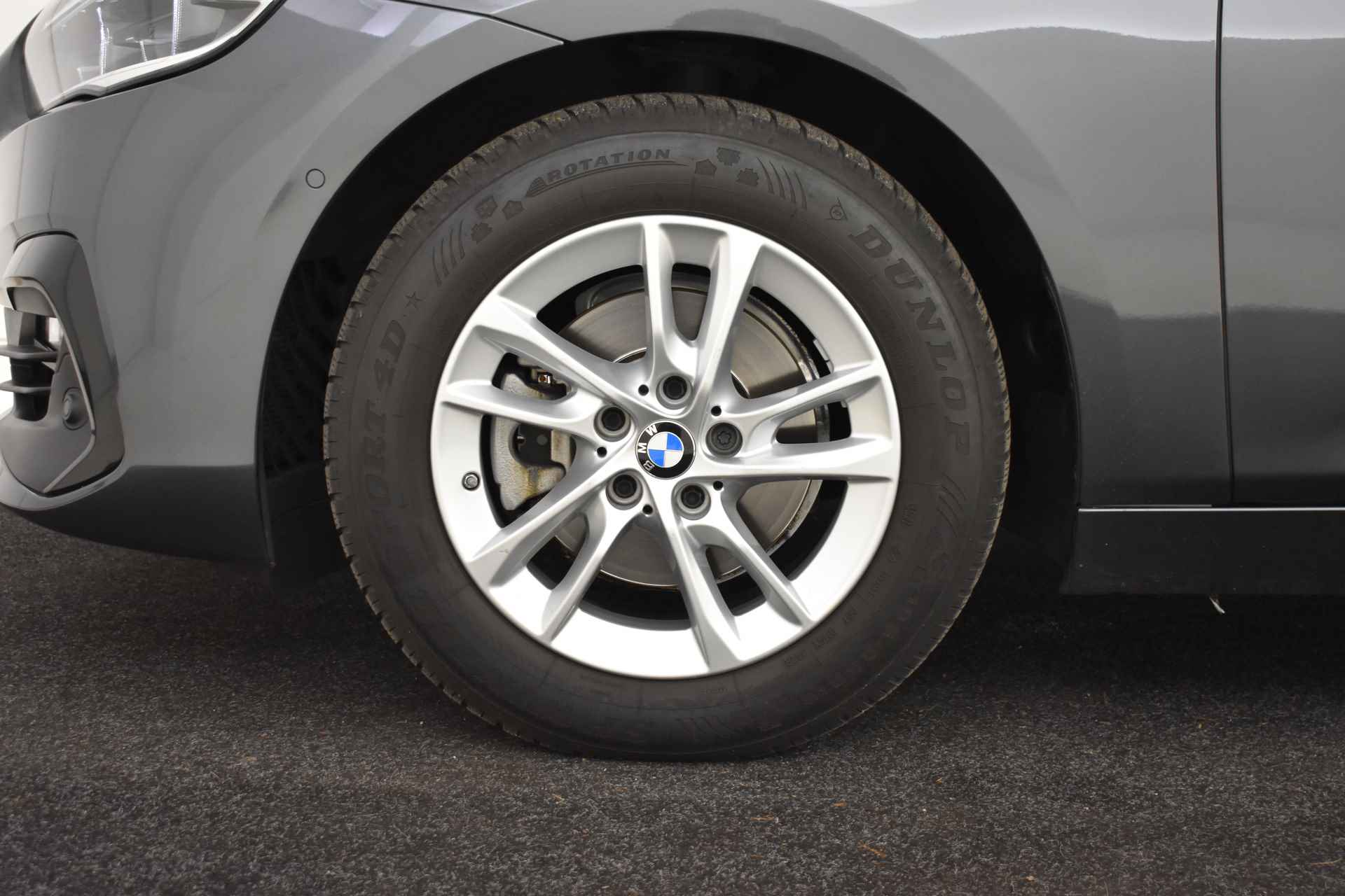 BMW 2 Serie Active Tourer 218i High Executive Automaat / Achteruitrijcamera / Sportstoelen / LED / Head-Up / Park Assistant / Navigatie Plus / Stoelverwarming - 40/45