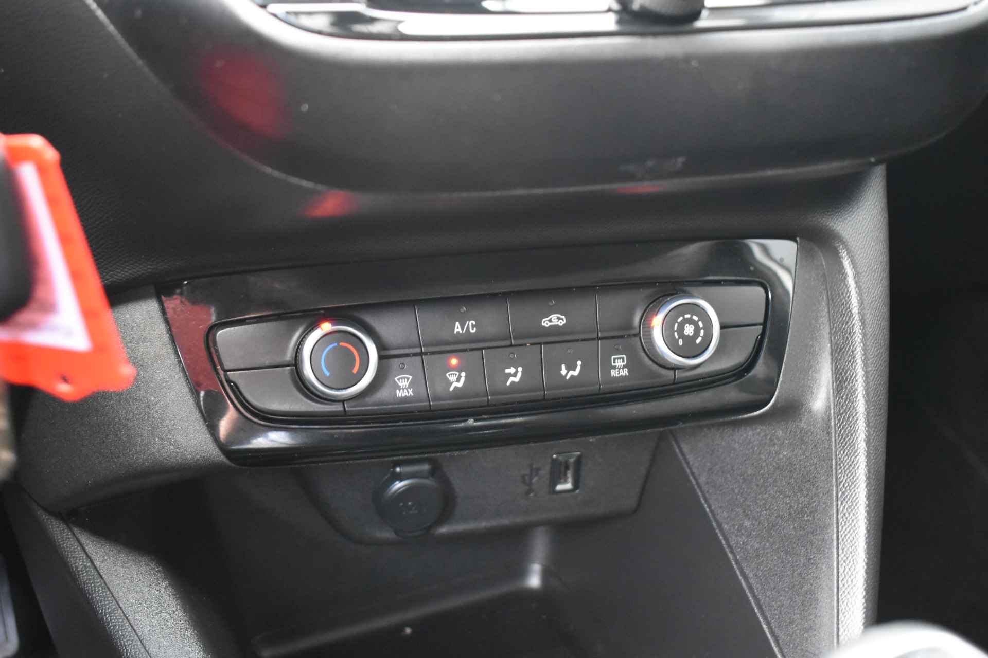 Opel Corsa 1.2 Edition | Navigatie By App | Parkeersensoren | Dealeronderhouden | Cruise Control | Airco | 16"LMV | !! - 25/42