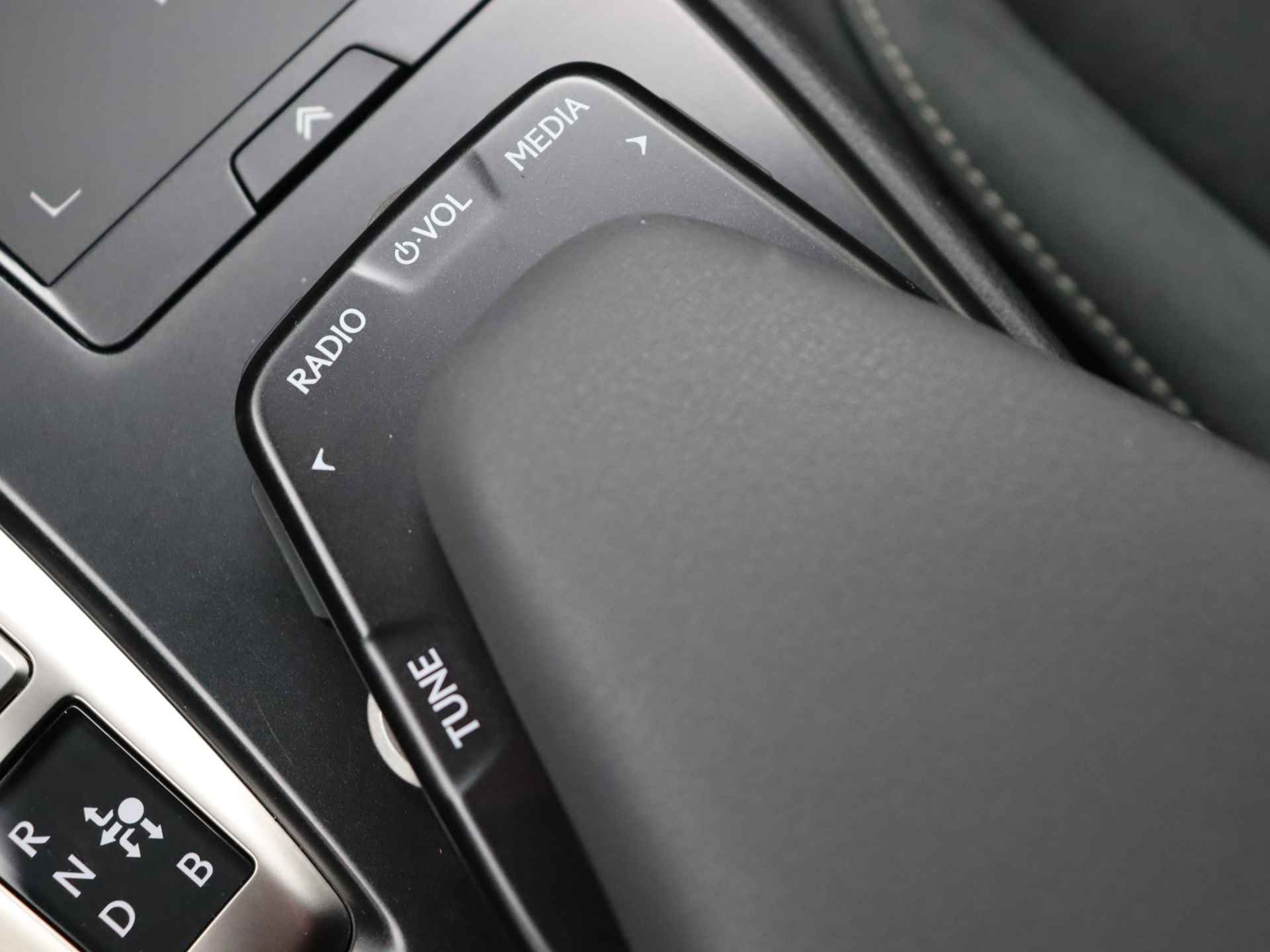 Lexus UX 300e Business | Full Electric | 8% bijtelling | - 25/34
