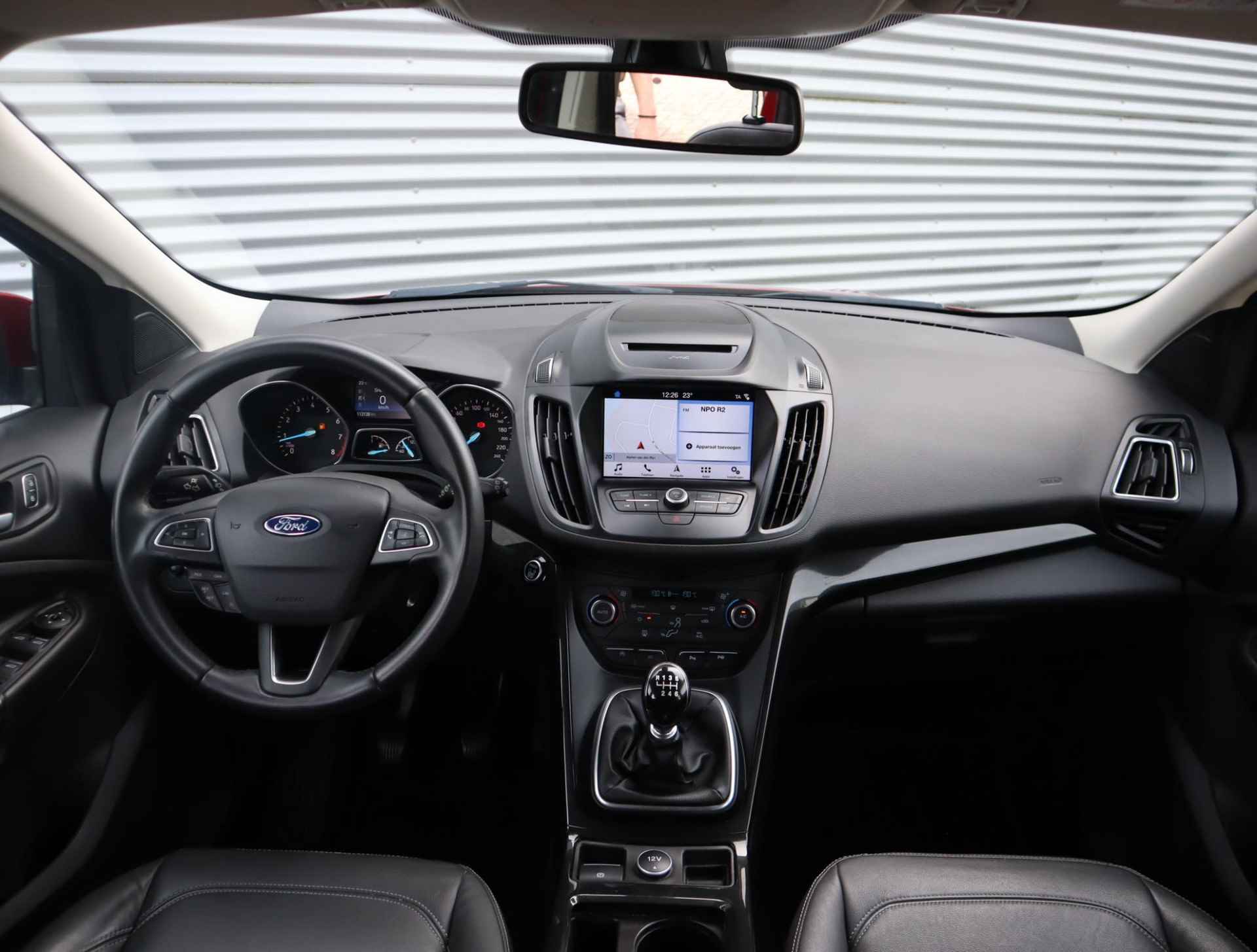 Ford Kuga 1.5 EcoBoost Titanium | Trekhaak | Leer | Elektrische Verstelbare Stoel | Elektrische Achterklep | Navigatie | Apple Carplay & Android Auto | Camera |  1ste eigenaar Dealer onderhouden - 15/64
