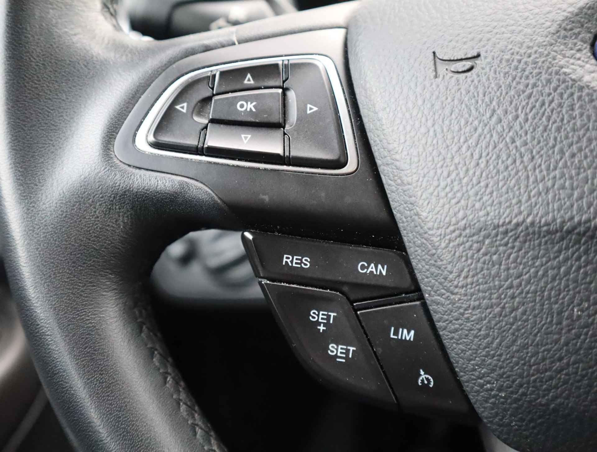 Ford Kuga 1.5 EcoBoost Titanium | Trekhaak | Leer | Elektrische Verstelbare Stoel | Elektrische Achterklep | Navigatie | Apple Carplay & Android Auto | Camera |  1ste eigenaar Dealer onderhouden - 21/64