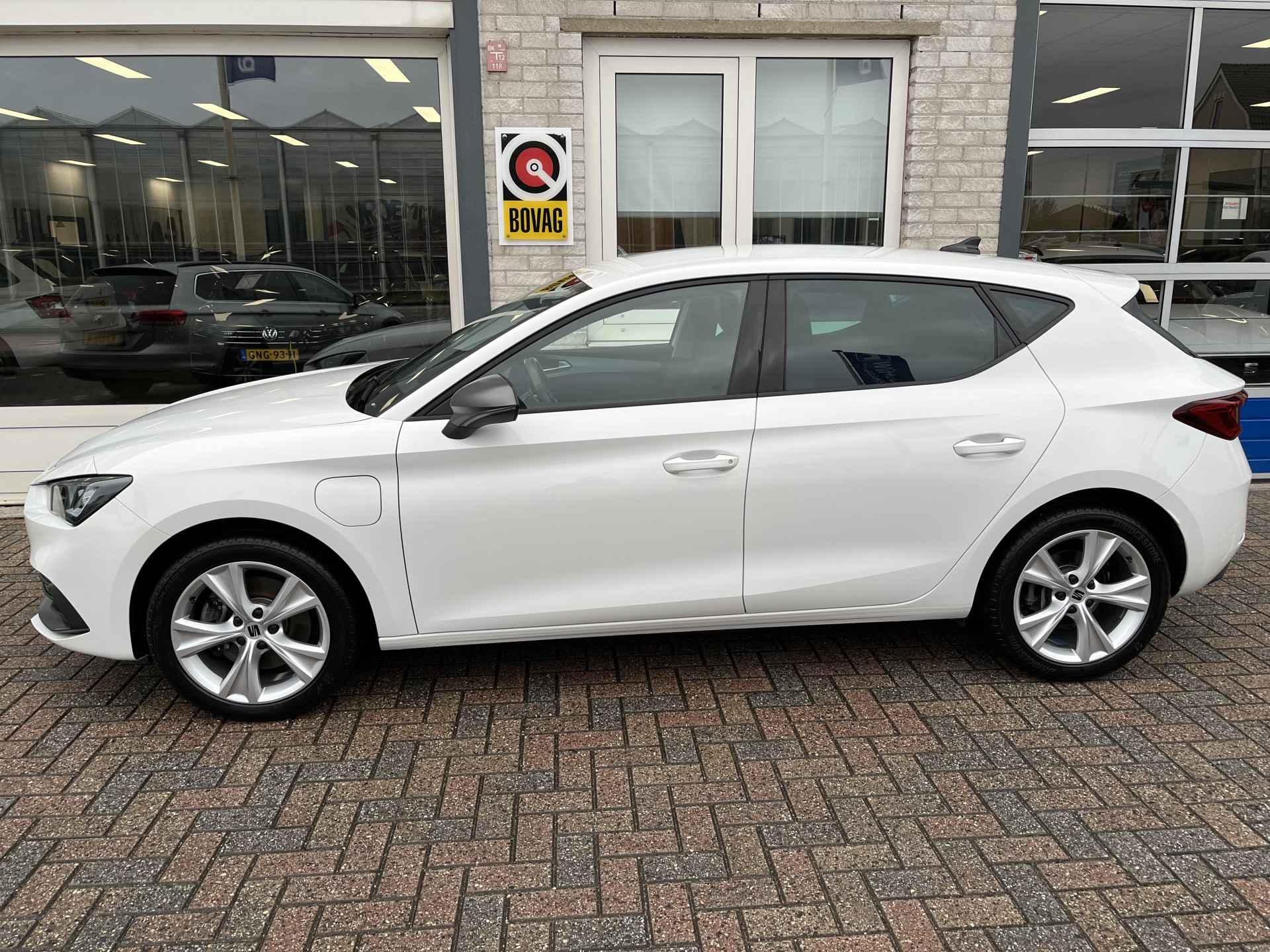 SEAT Leon 1.4 TSI eHybrid PHEV FR / AUTOMAAT/ PARK. SENSOREN/ LED/ CRUISE/ STOEL EN STUUR VERWARM./ BLUETOOTH/ NAVI/ CLIMA/ DAB/ - 3/44