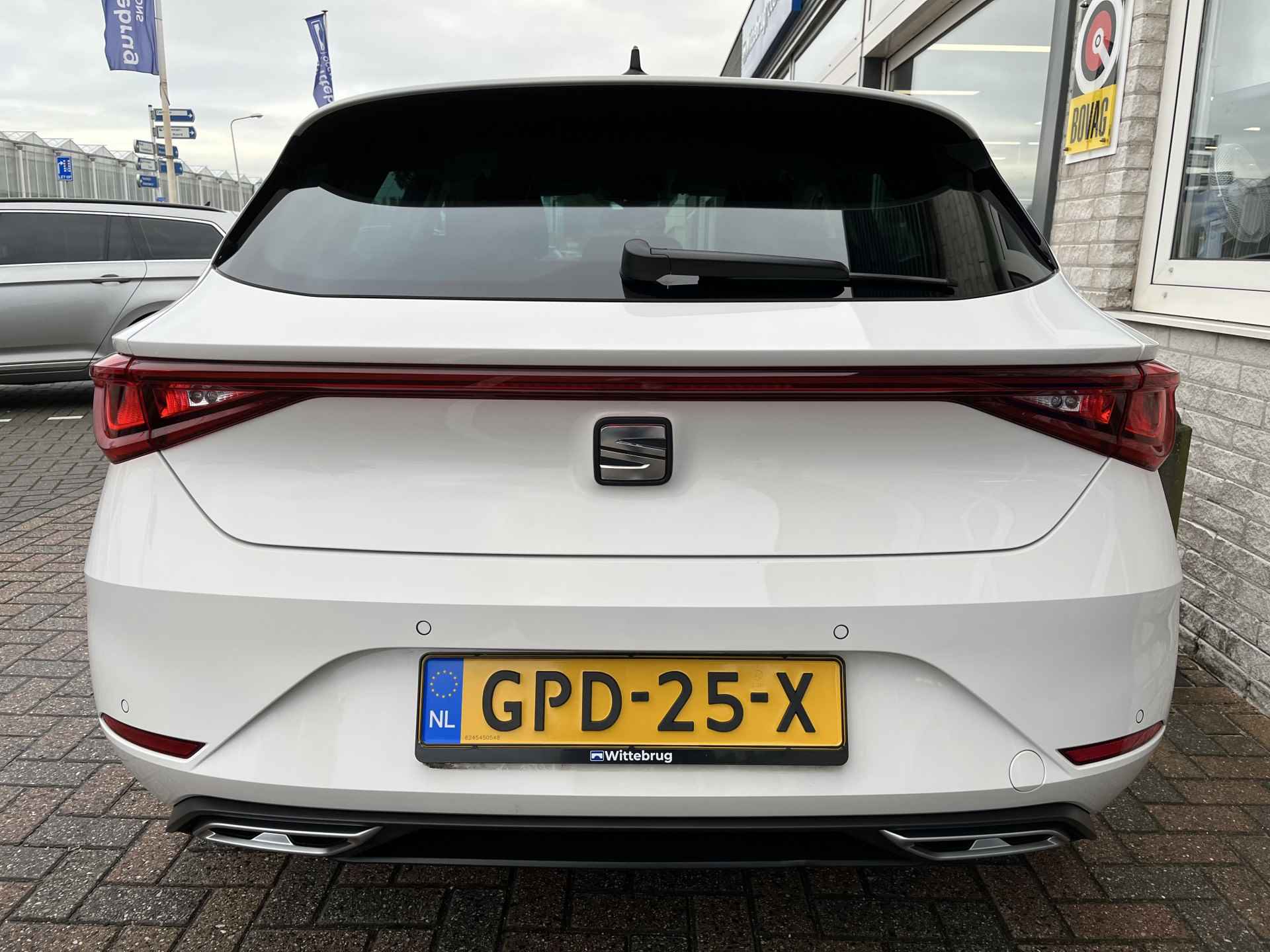 SEAT Leon 1.4 TSI eHybrid PHEV FR / AUTOMAAT/ PARK. SENSOREN/ LED/ CRUISE/ STOEL EN STUUR VERWARM./ BLUETOOTH/ NAVI/ CLIMA/ DAB/ - 38/44