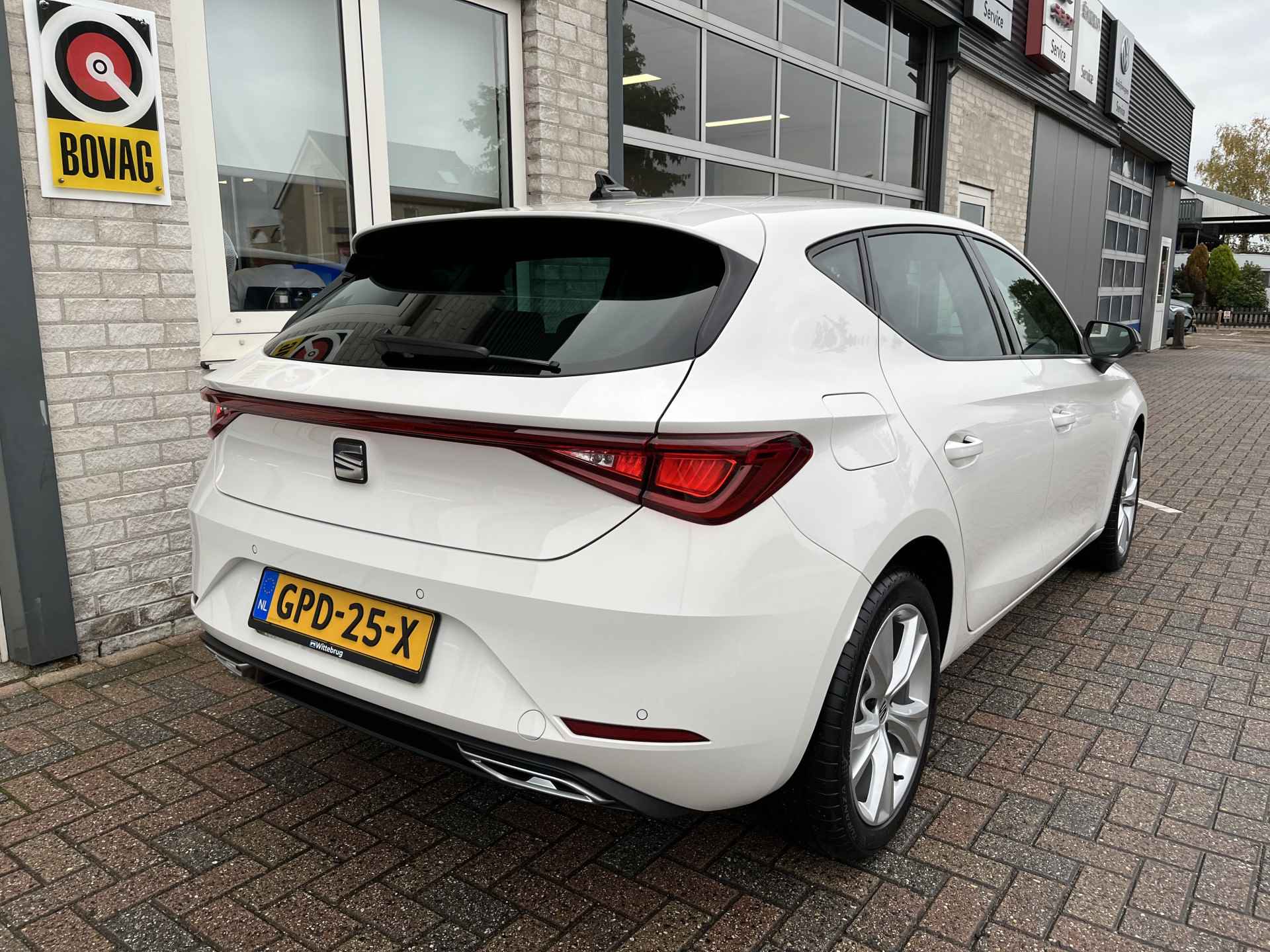 SEAT Leon 1.4 TSI eHybrid PHEV FR / AUTOMAAT/ PARK. SENSOREN/ LED/ CRUISE/ STOEL EN STUUR VERWARM./ BLUETOOTH/ NAVI/ CLIMA/ DAB/ - 39/44