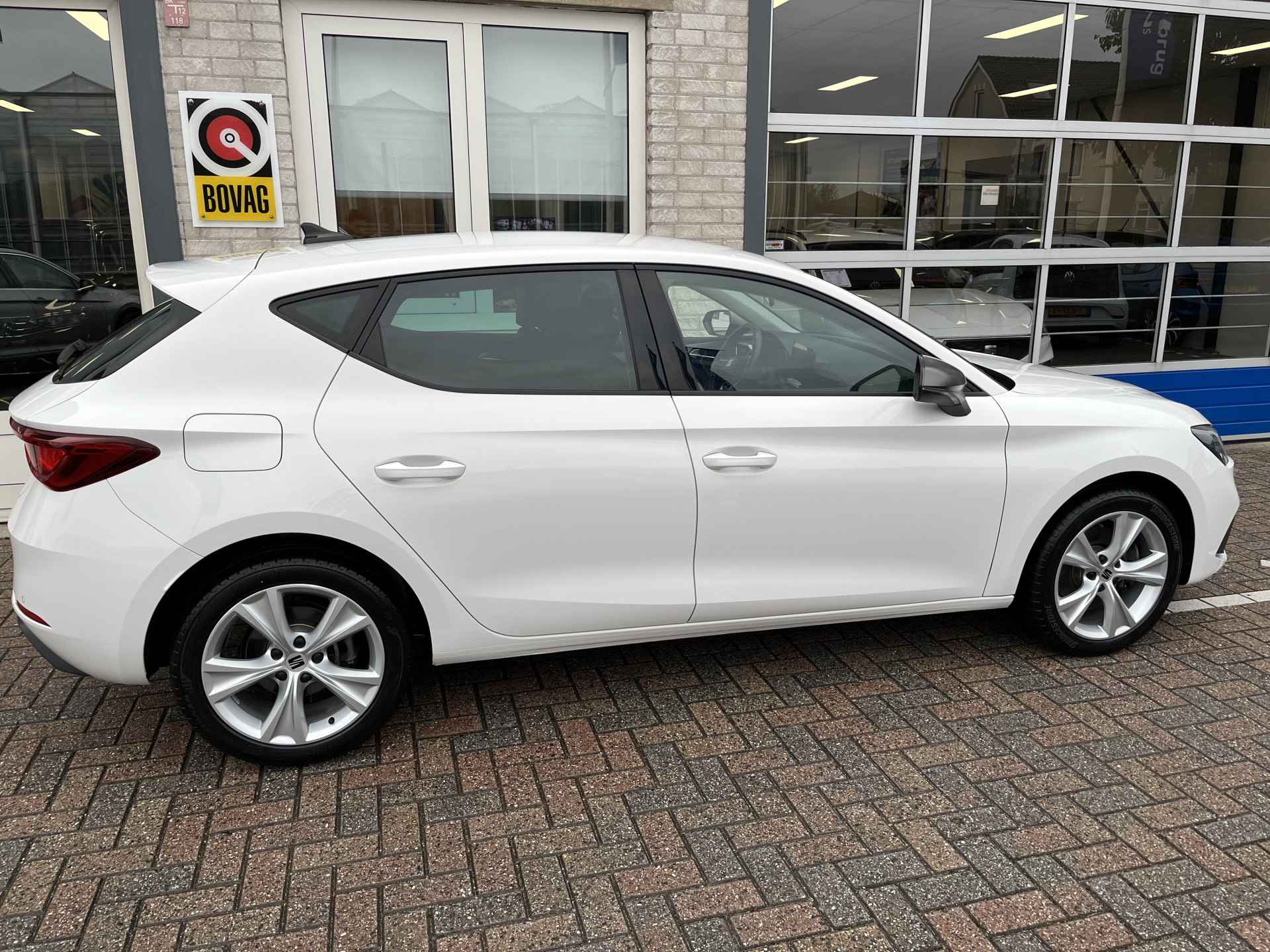 SEAT Leon 1.4 TSI eHybrid PHEV FR / AUTOMAAT/ PARK. SENSOREN/ LED/ CRUISE/ STOEL EN STUUR VERWARM./ BLUETOOTH/ NAVI/ CLIMA/ DAB/ - 40/44