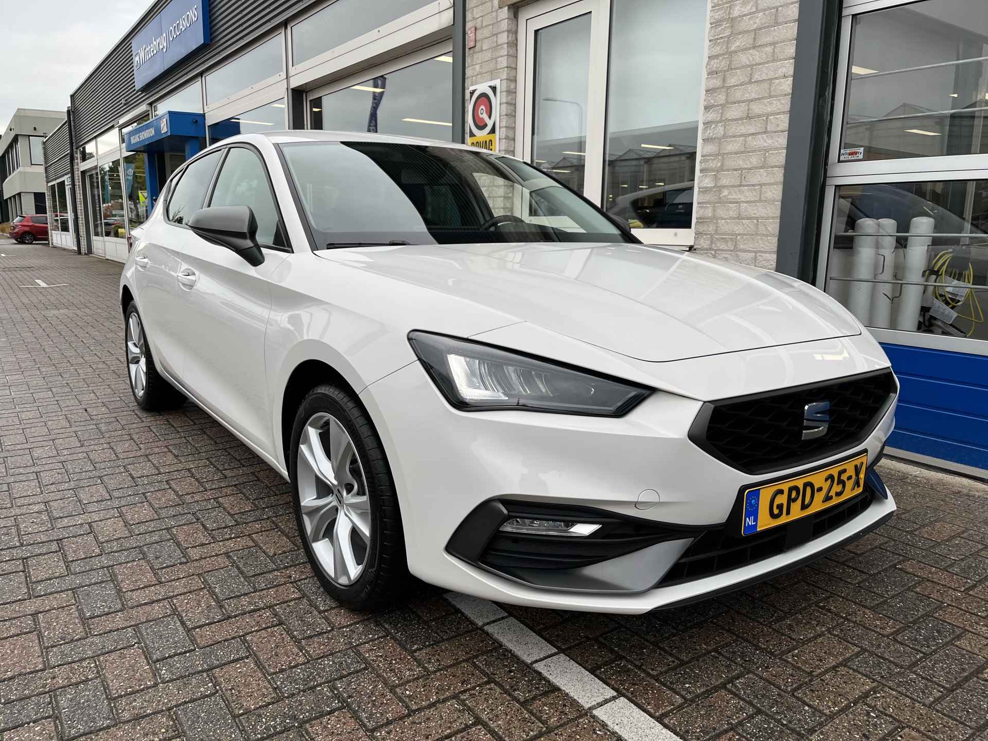 SEAT Leon 1.4 TSI eHybrid PHEV FR / AUTOMAAT/ PARK. SENSOREN/ LED/ CRUISE/ STOEL EN STUUR VERWARM./ BLUETOOTH/ NAVI/ CLIMA/ DAB/ - 41/44