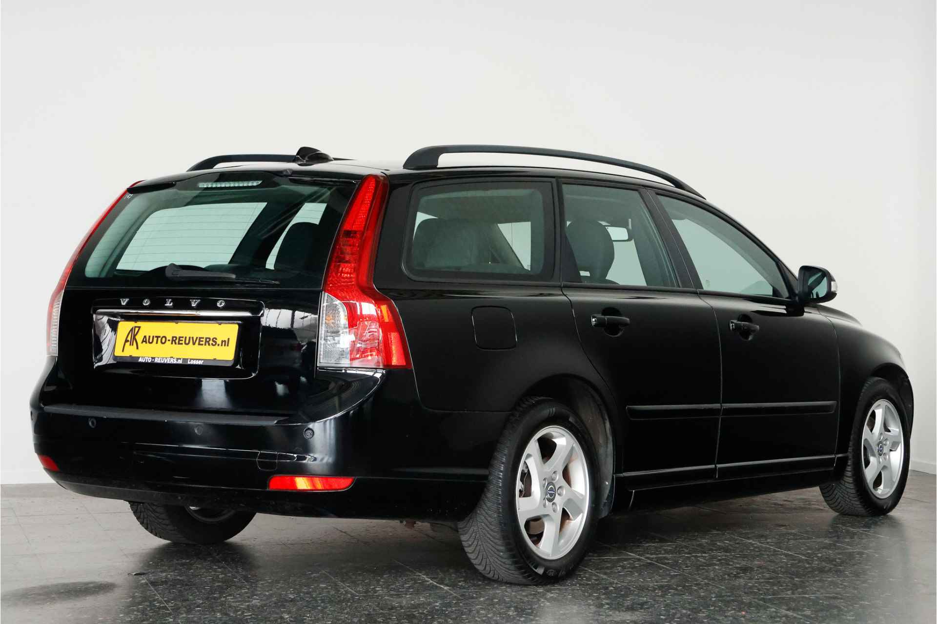 Volvo V50 1.6 D2 Business Edition / Bi-Xenon / Clima / Cruisecontrol / Bluetooth - 2/25