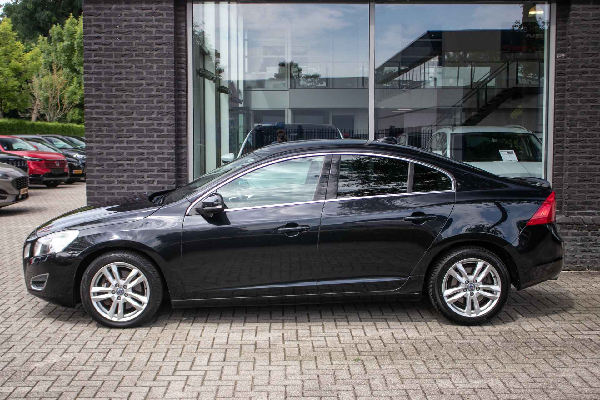 Volvo S60 3.0 T6 AWD Summum - All-in rijklrprs | Mem. stoel | Leer | Trekhaak | Navi - 2/43