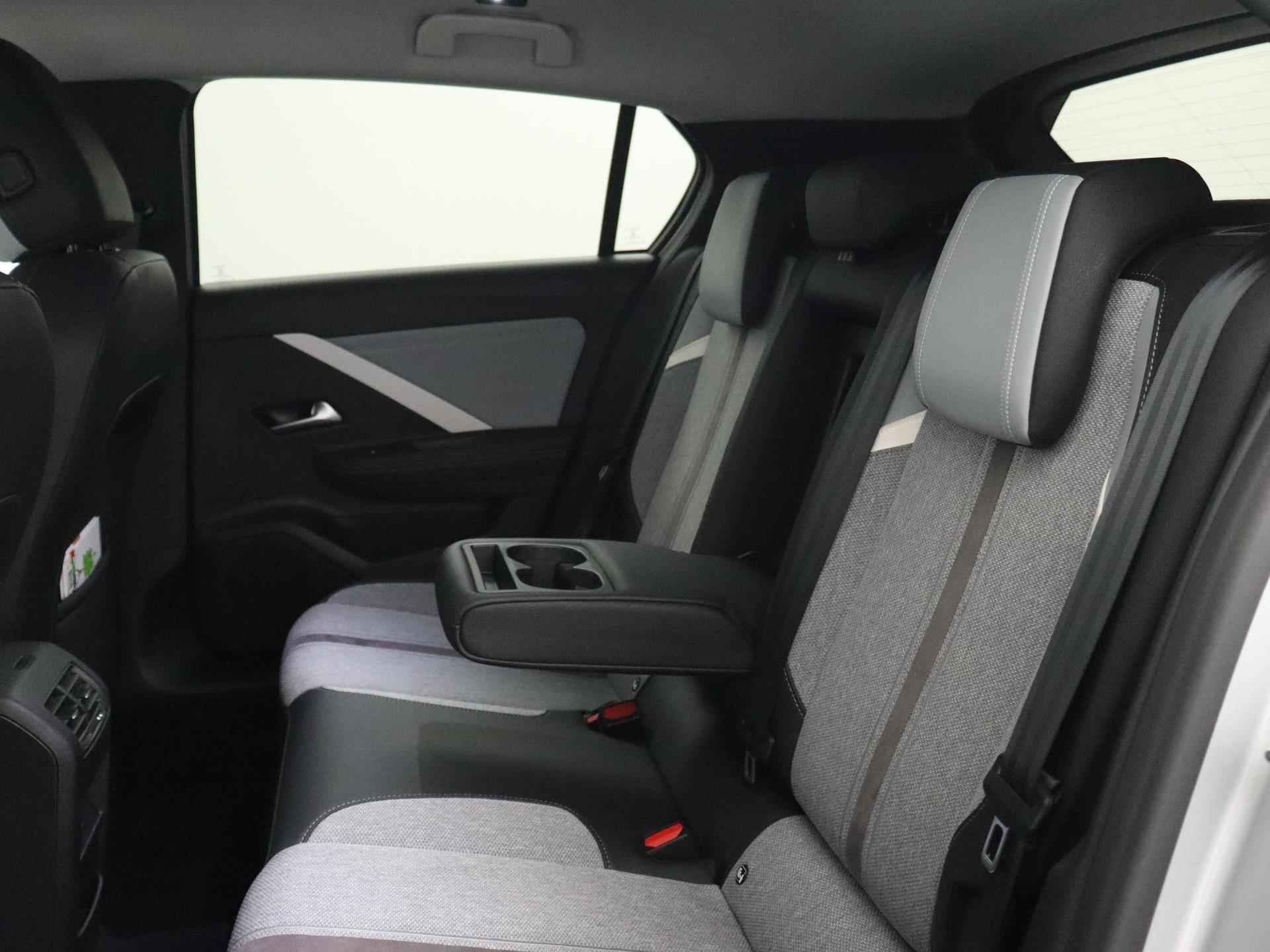 Opel Astra 1.2 Elegance | Automaat | Camera | Navigatie | Apple Carplay/Android Auto - 11/22