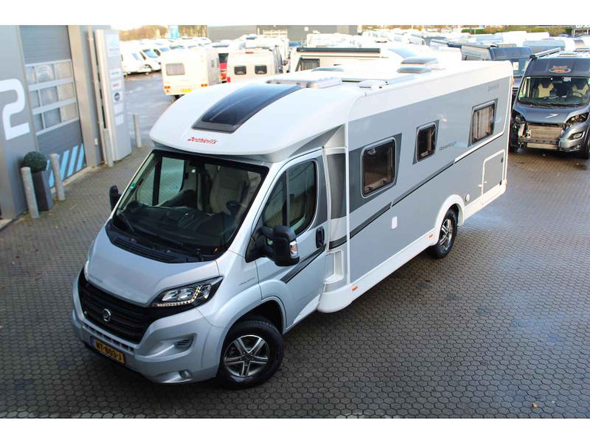 Dethleffs Advantage T 7051 DBM Nieuwe bekleding Bearlock - 25/25