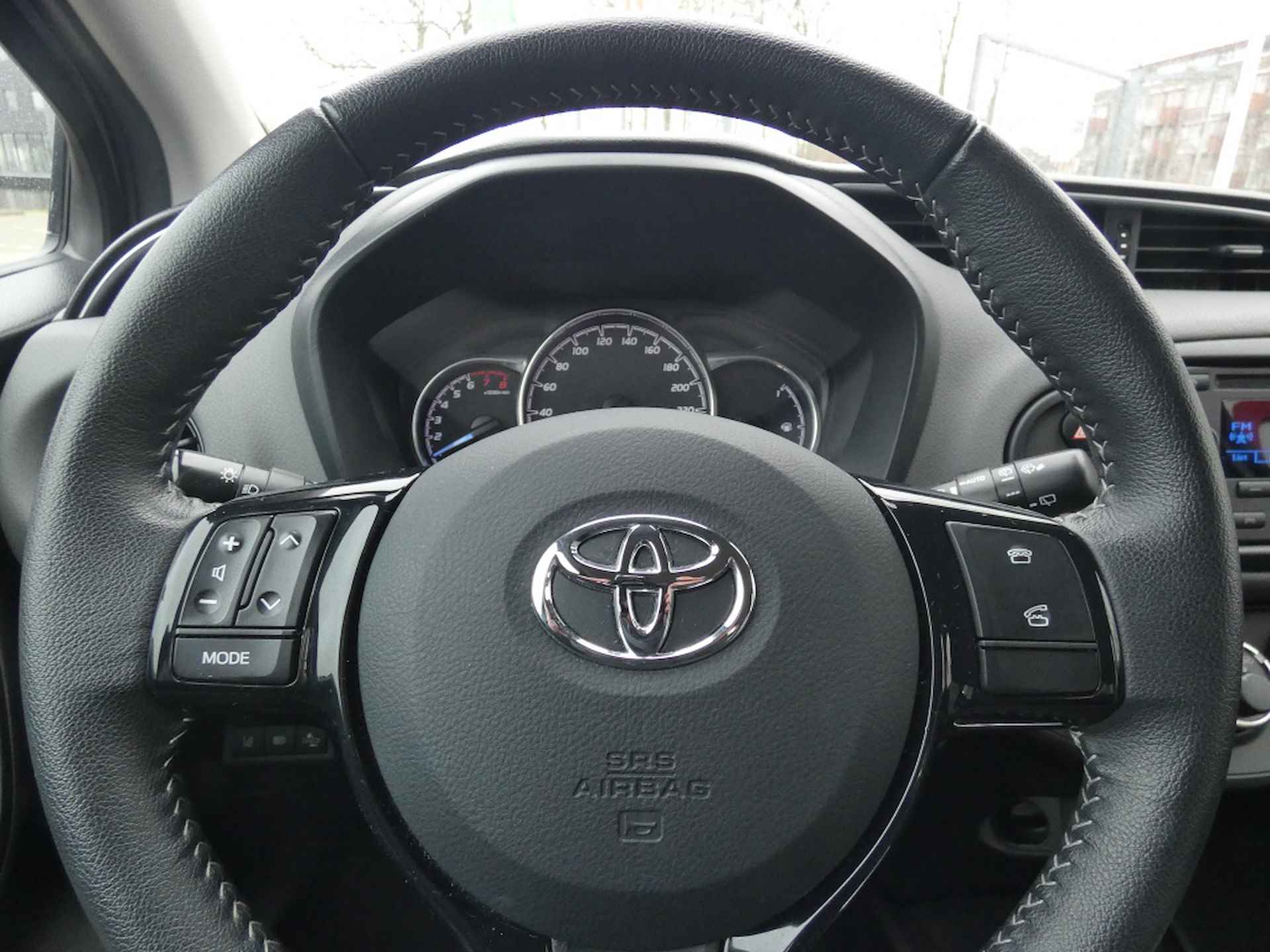 Toyota Yaris 1.0 VVT-i Comfort | Airco | Bluetooth | 1e eignr. - 12/30