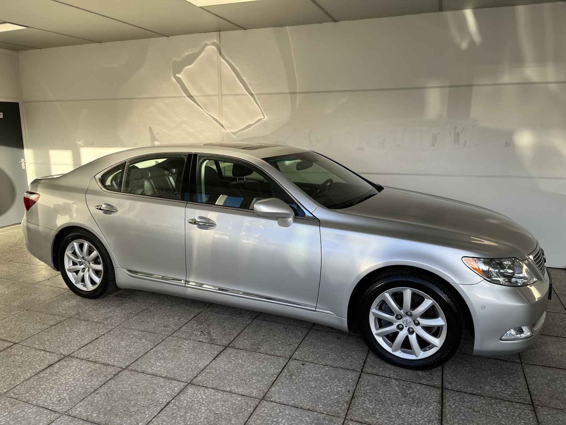 Lexus LS 460 Executive - 2/22