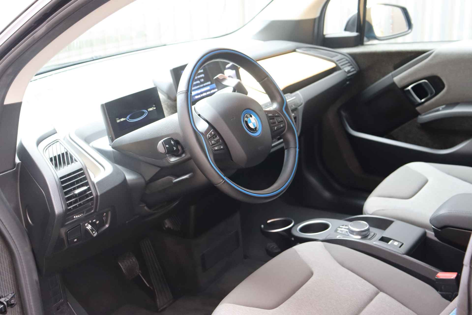 BMW i3 Basis 94Ah 33 kWh / Schuif-kanteldak / Navigatie Professional / Driving Assistant Plus / Extra getint glas achter / Cruise Control - 15/24
