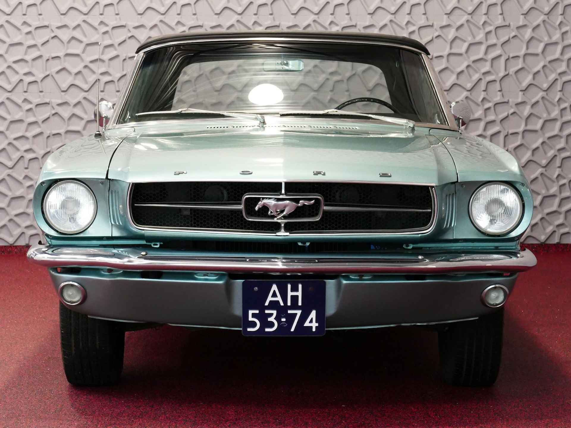 Ford Mustang Convertible 6 CYL LIJN AUTOMAAT 1965 - 6/64