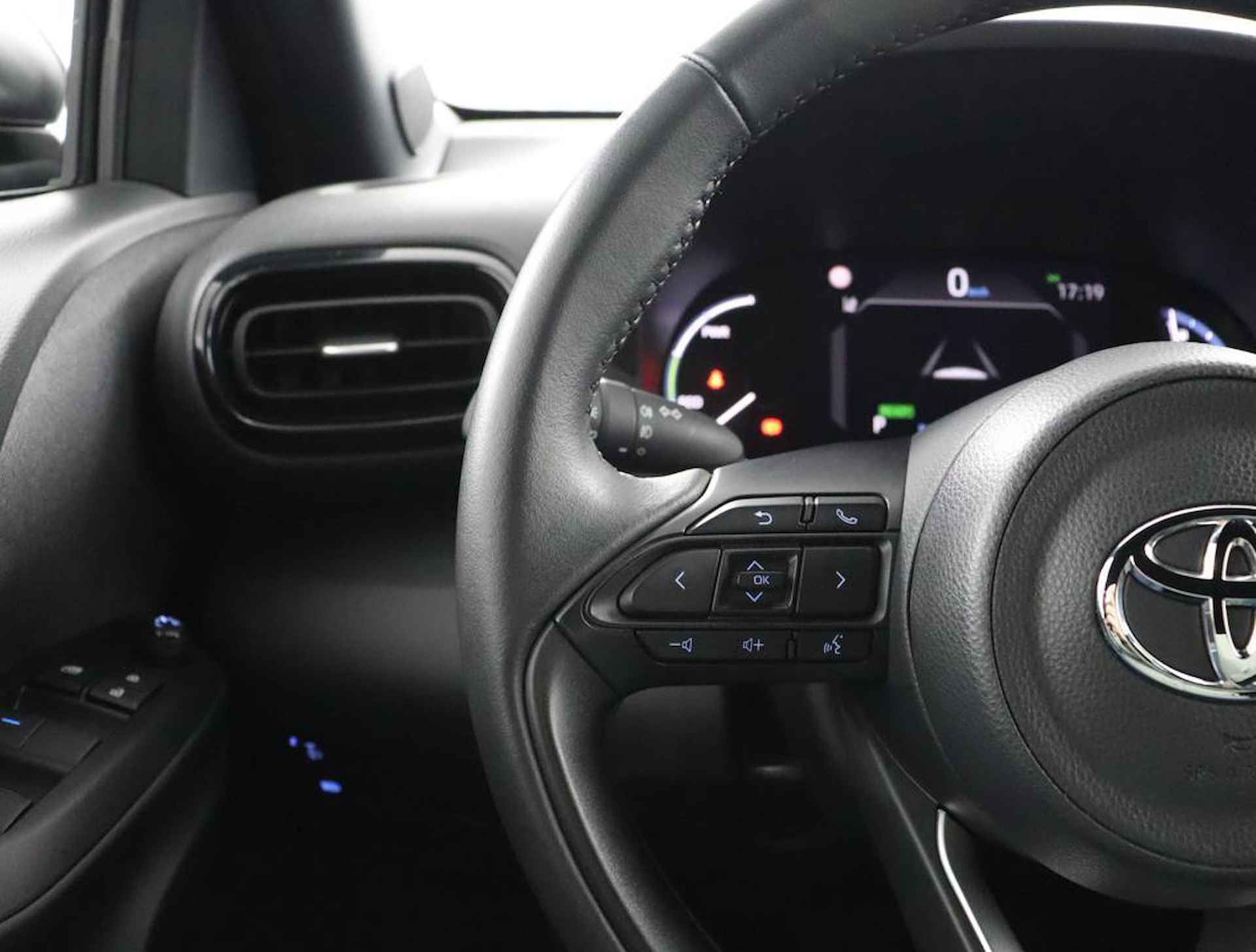 Toyota Yaris Cross 1.5 Hybrid Dynamic | Navigatie | Climate-Control | Apple Carplay/Android Auto | Adaptieve-Cruisecontrol | - 19/52
