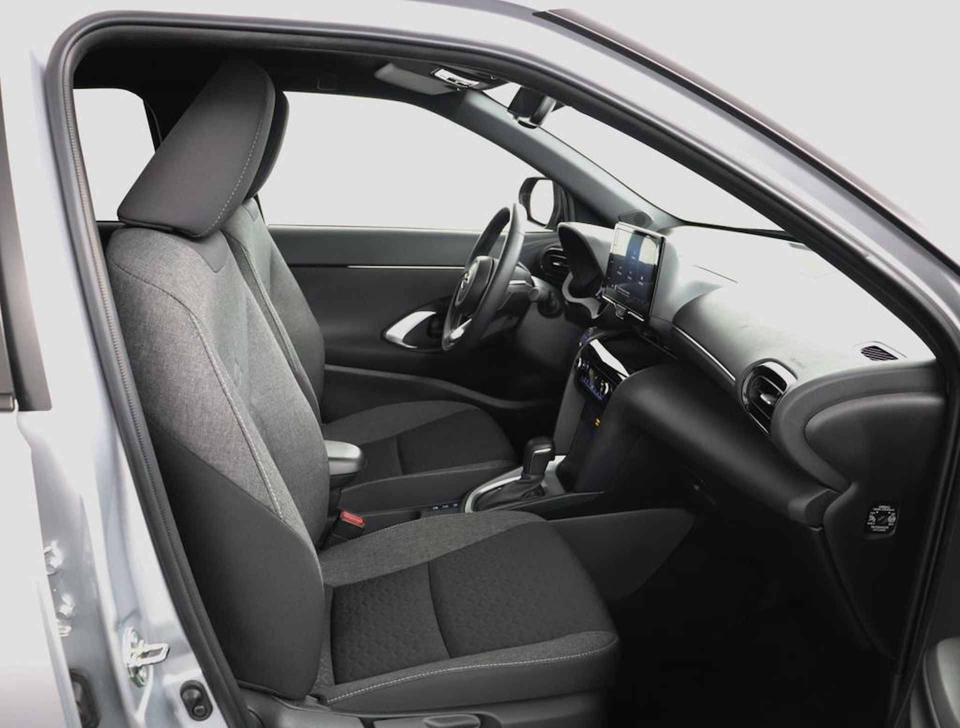 Toyota Yaris Cross 1.5 Hybrid Dynamic | Navigatie | Climate-Control | Apple Carplay/Android Auto | Adaptieve-Cruisecontrol | - 22/52
