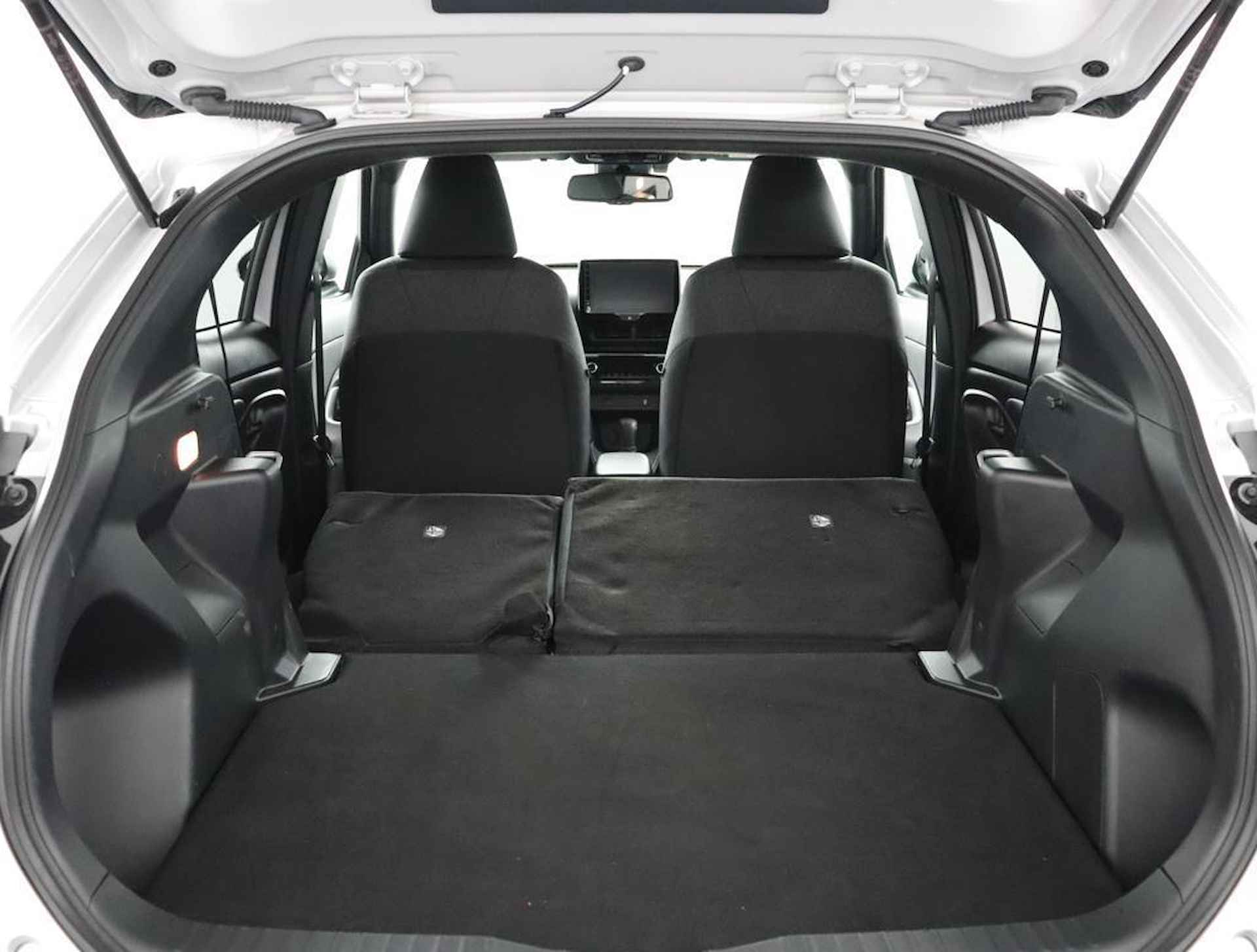 Toyota Yaris Cross 1.5 Hybrid Dynamic | Navigatie | Climate-Control | Apple Carplay/Android Auto | Adaptieve-Cruisecontrol | - 25/52