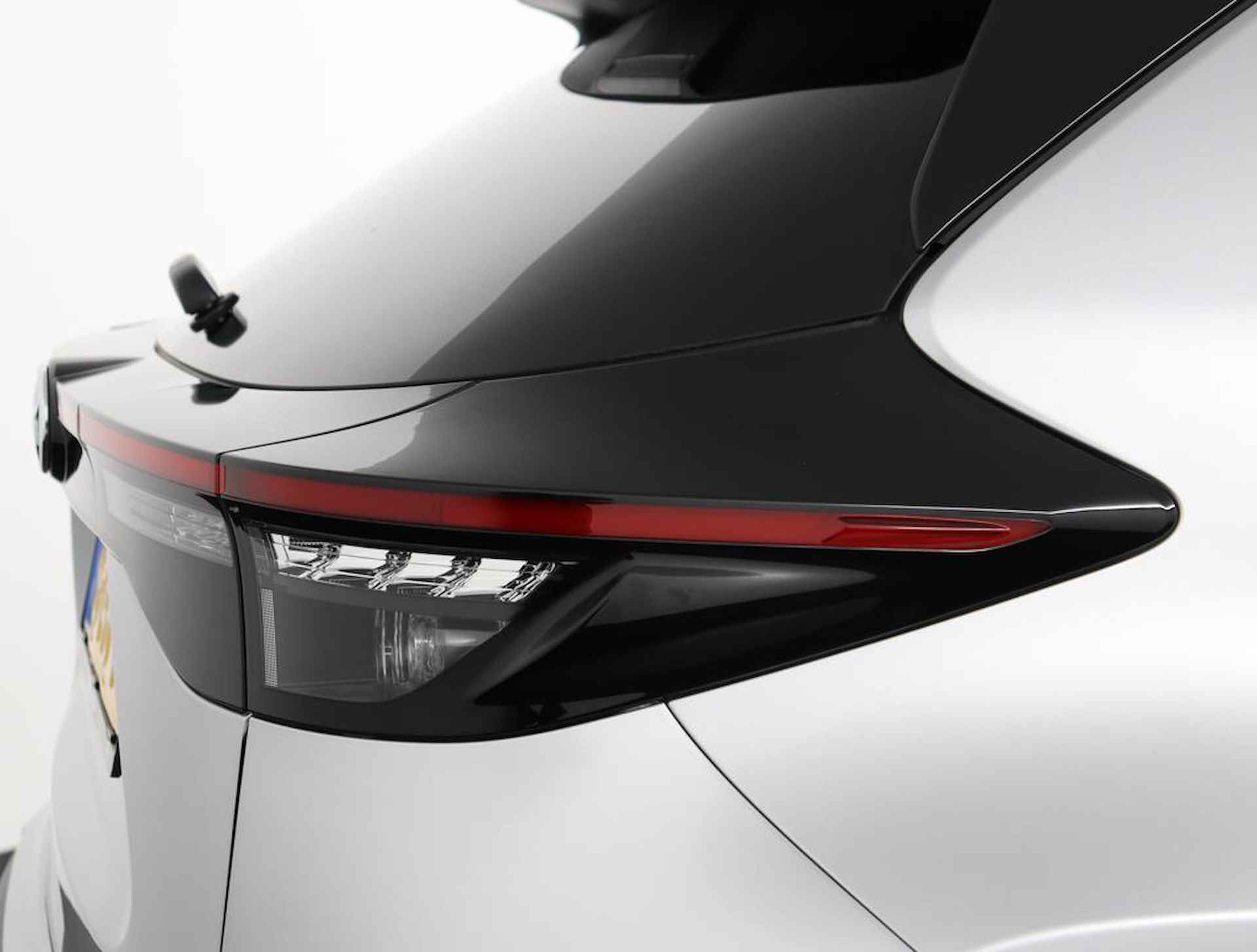 Toyota Yaris Cross 1.5 Hybrid Dynamic | Navigatie | Climate-Control | Apple Carplay/Android Auto | Adaptieve-Cruisecontrol | - 40/52