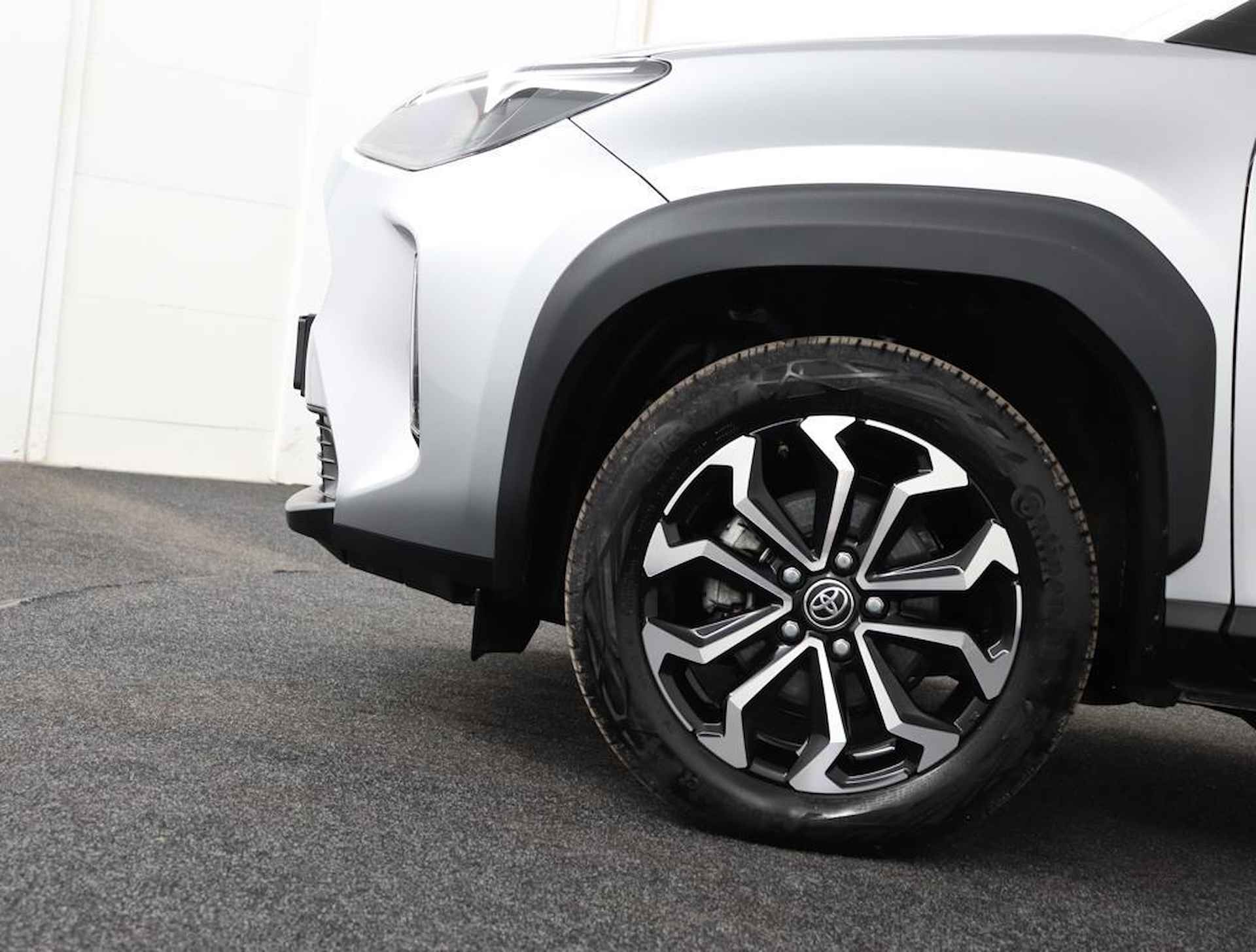 Toyota Yaris Cross 1.5 Hybrid Dynamic | Navigatie | Climate-Control | Apple Carplay/Android Auto | Adaptieve-Cruisecontrol | - 46/52