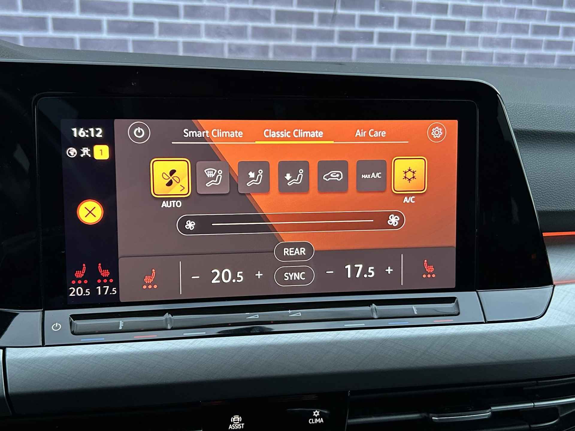 Volkswagen Golf Variant 1.5 TSI Life Business | Adaptive Cruise Control | Keyless | Navigatie | Apple CarPlay | Climate Control - 22/32