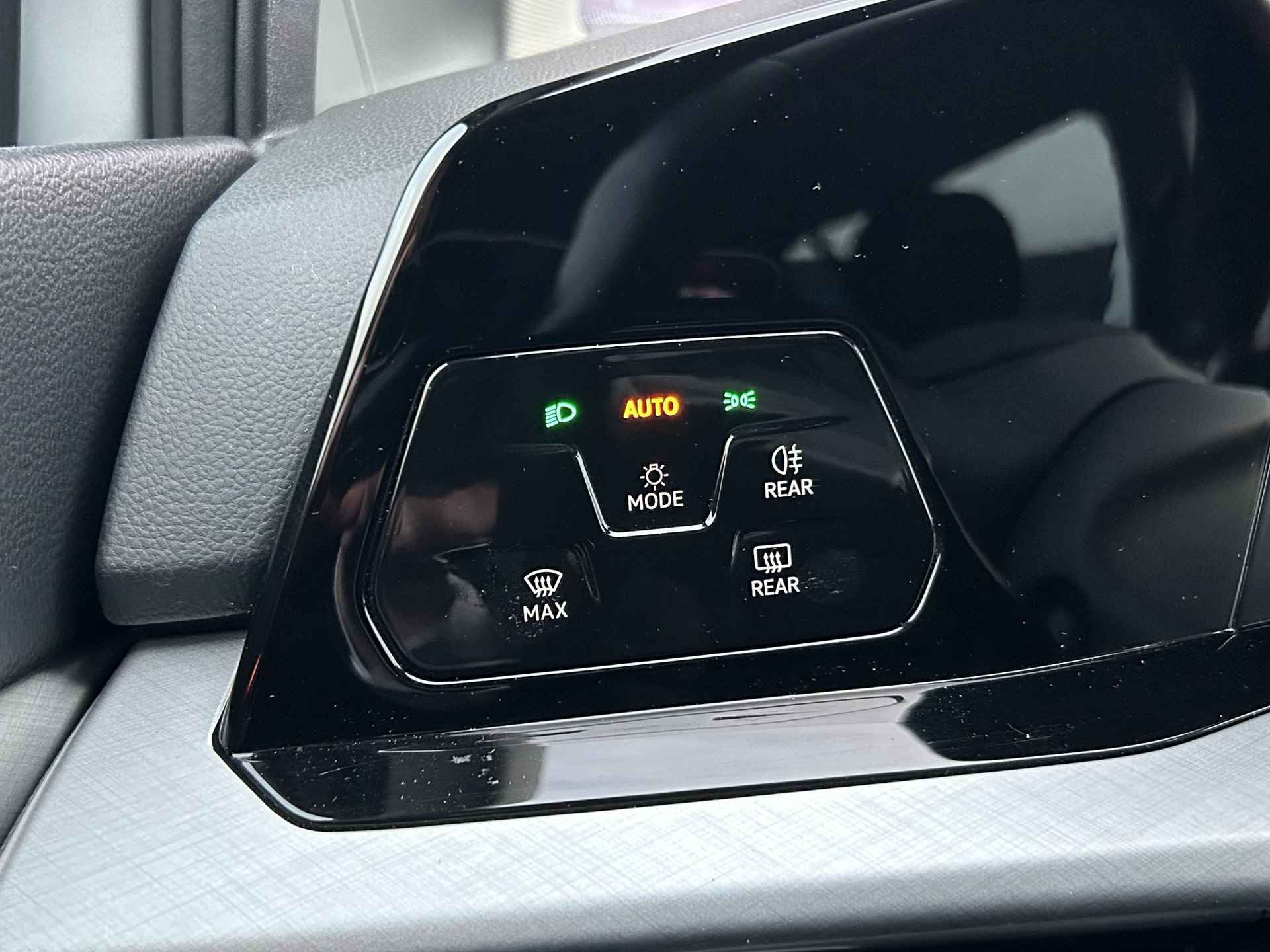 Volkswagen Golf Variant 1.5 TSI Life Business | Adaptive Cruise Control | Keyless | Navigatie | Apple CarPlay | Climate Control - 27/32