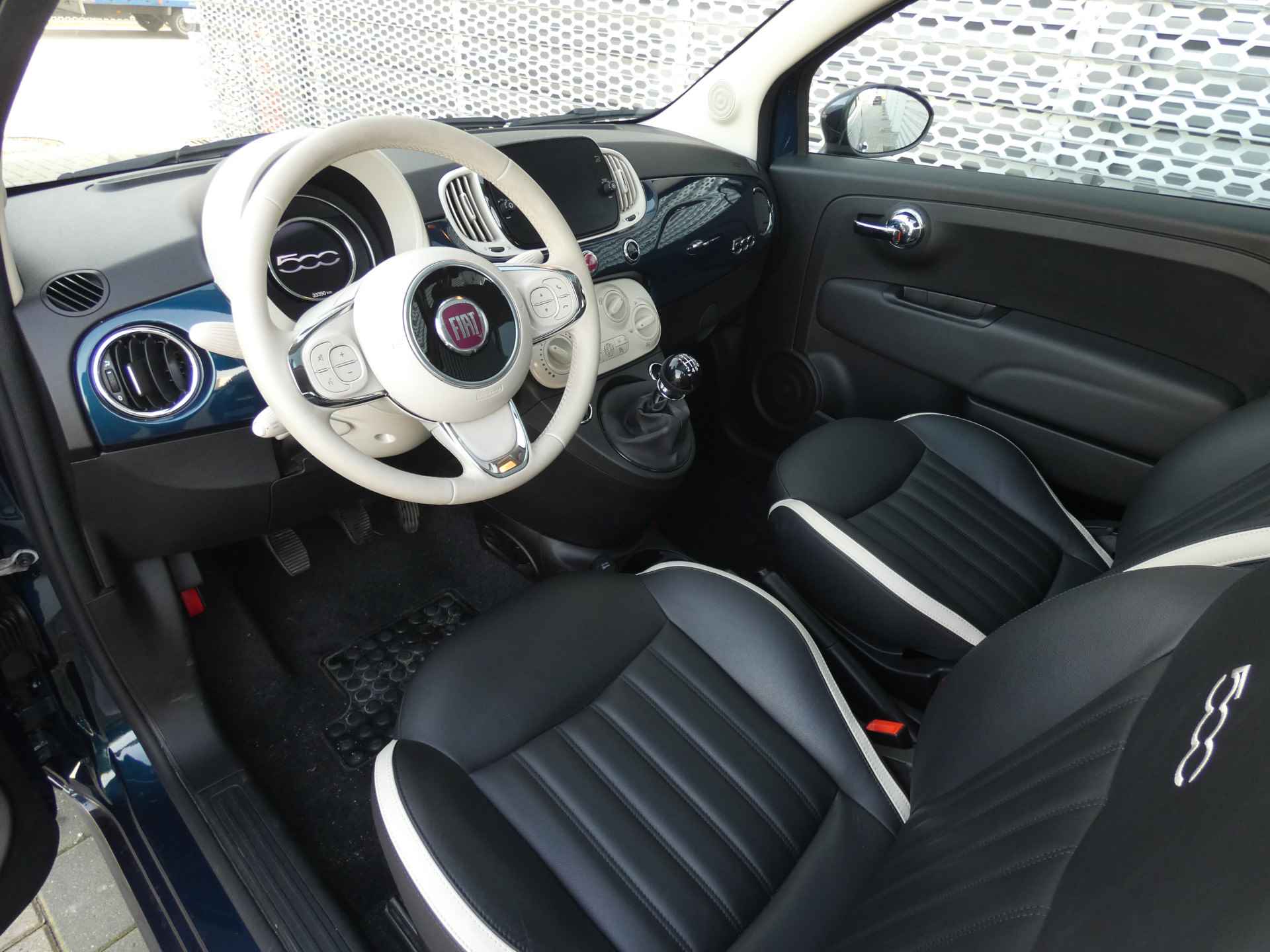 Fiat 500 1.0 Hybrid Dolcevita Leder | Panoramadak | Navigatie | Parkeerhulp - 8/29