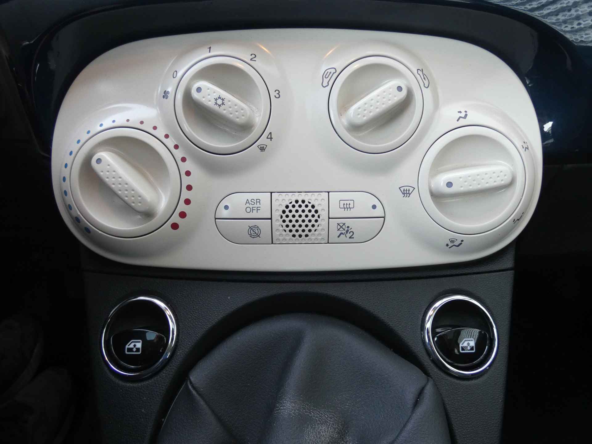 Fiat 500 1.0 Hybrid Dolcevita Leder | Panoramadak | Navigatie | Parkeerhulp - 12/29