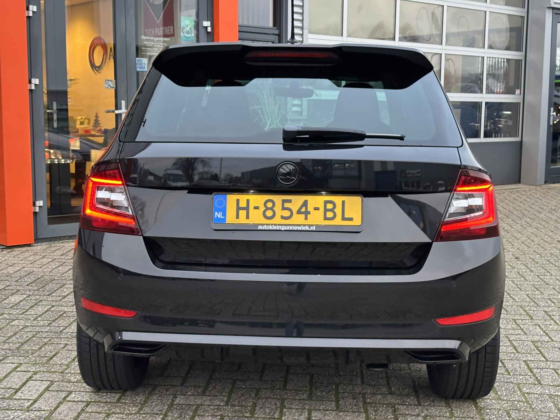 Škoda Fabia 1.0 TSI Monte Carlo NL-Auto / Apple/Android Carplay / 17 inch / Luxe bekleding / Parkeersensoren - 23/24