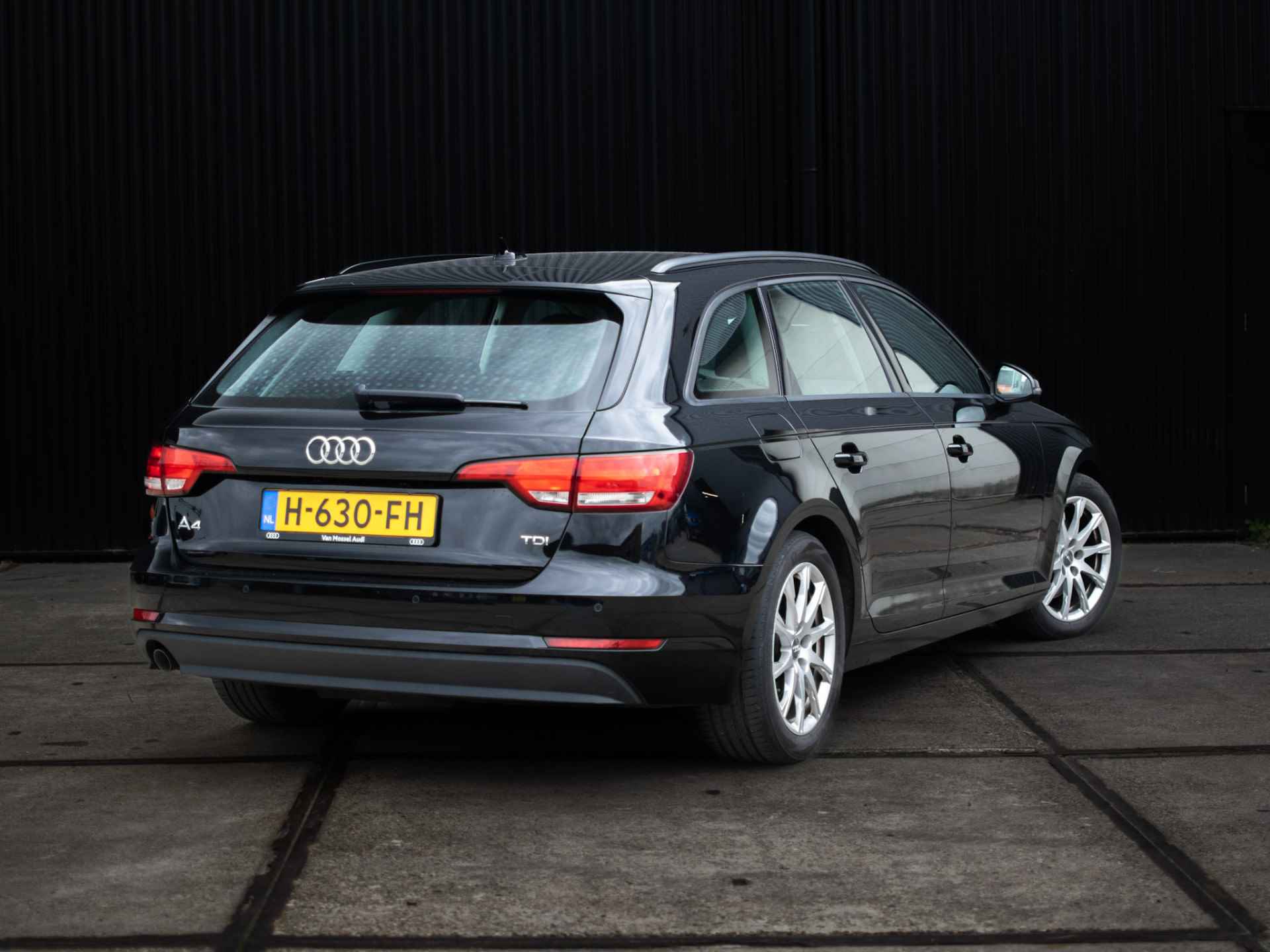 Audi A4 Avant 2.0 TDI ultra Design Pro Line | Carplay | Keyless | LED | Leer | Cruise | Zuinig | Euro6 | - 3/19