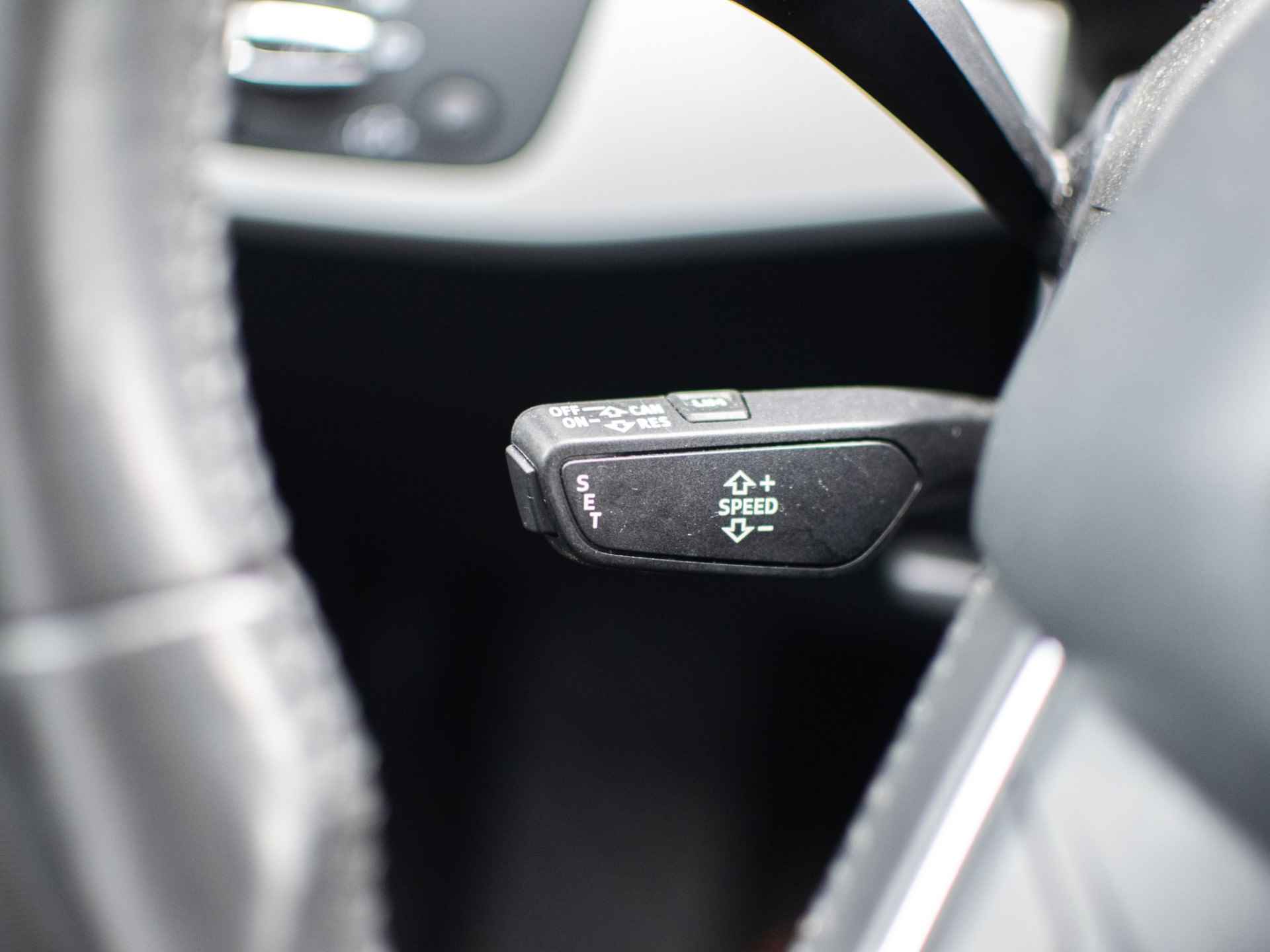 Audi A4 Avant 2.0 TDI ultra Design Pro Line | Carplay | Keyless | LED | Leer | Cruise | Zuinig | Euro6 | - 18/19