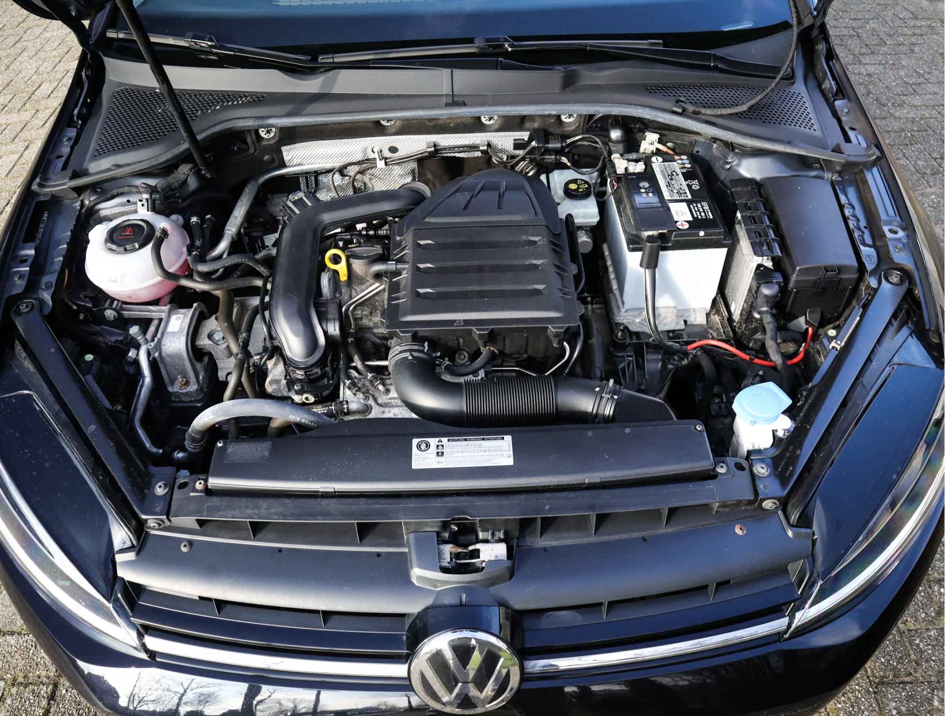 Volkswagen Golf 1.0 TSI Comfortline (116PK) 1e-Eig, VW-Dealer-Onderh, 12-Mnd-BOVAG, NL-Auto, Navigatie/Apple-Carplay/Android-Auto, Parkeersensoren-V+A, Adaptive-Cruise-Control, LM.-Velgen-16Inch, Comfort-Pakket, Executive-Pakke Privacy-Glas - 18/30
