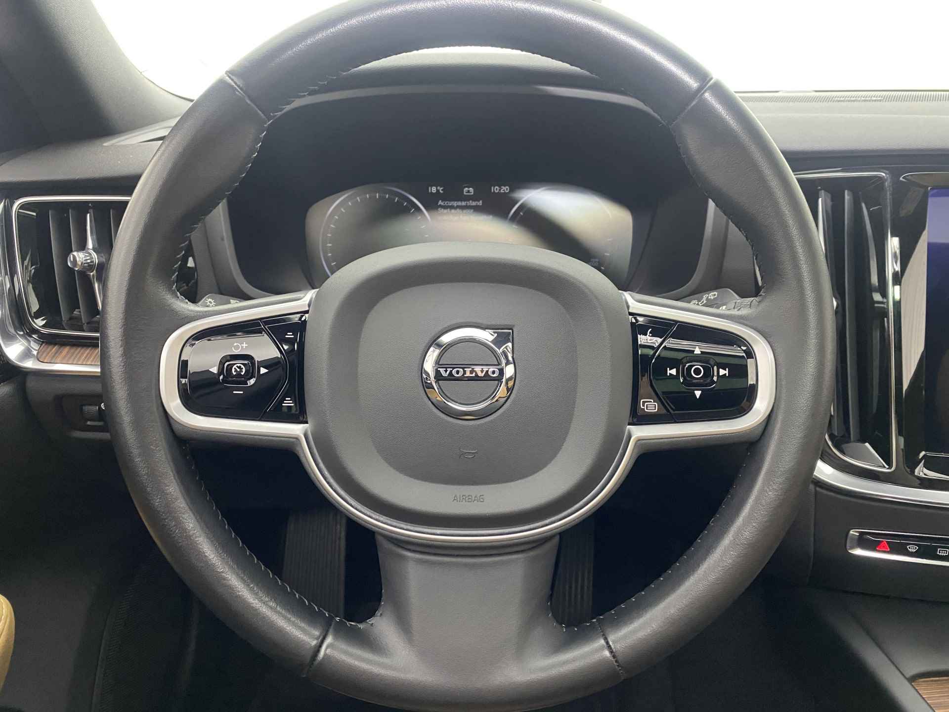 Volvo V60 Cross Country 2.0 T5 AWD Pro Automaat | Pano-dak | Luxe leder | Stoelmassage | Apple-carplay | - 16/47