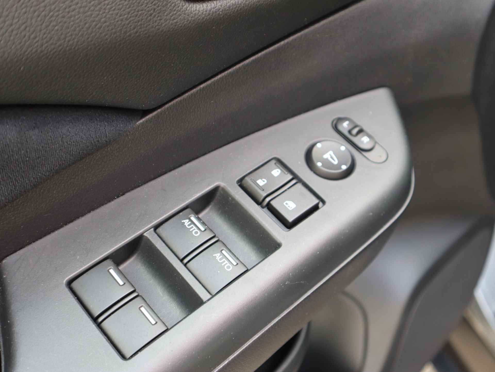 Honda CR-V 2.0 AWD 155PK Comfort / Trekhaak / Stoelverwarming / Climate Con - 22/25
