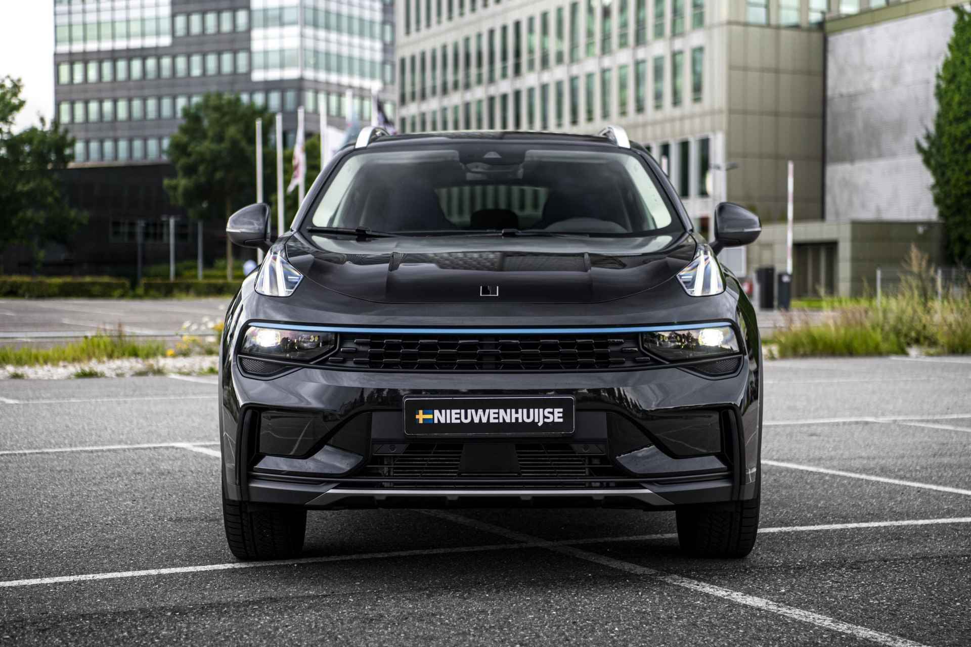 Lynk & Co 01 1.5 | 69 KM Elektrisch Rijden | Panoramadak | Adaptieve Cruise Control | Achteruitrijcamera | Elek. Achterklep | Stoelverwarming | Apple Car Play | Parkeersensoren voor + achter - 6/10