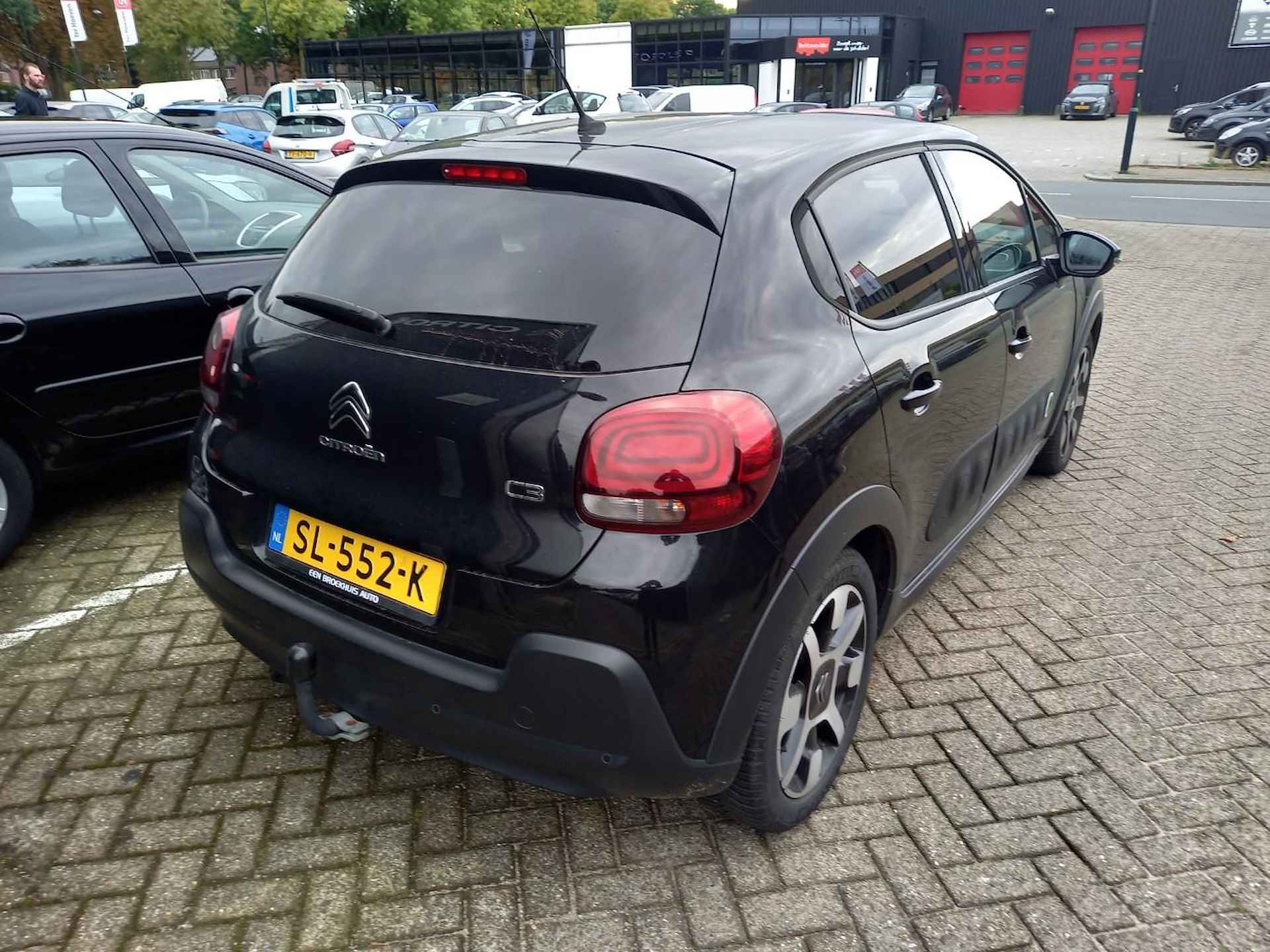 Citroen C3 1.2 PureTech S&S Shine VERWACHT | Trekhaak | Navigatie | Climate Control - 3/7