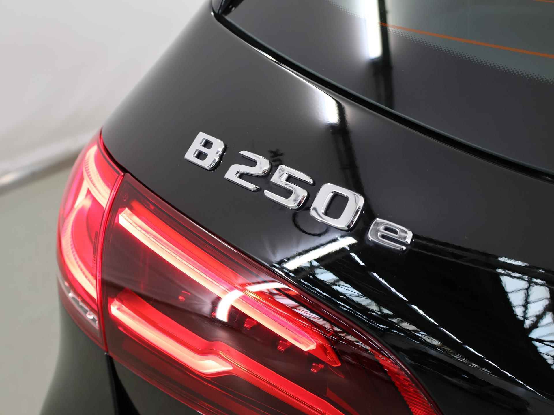 Mercedes-Benz B-klasse 250 e Luxury Line | Widescreen |  elektr. achterklep | achteruitrijcamera | Augmented Reality | Stoelverwarming - 41/44
