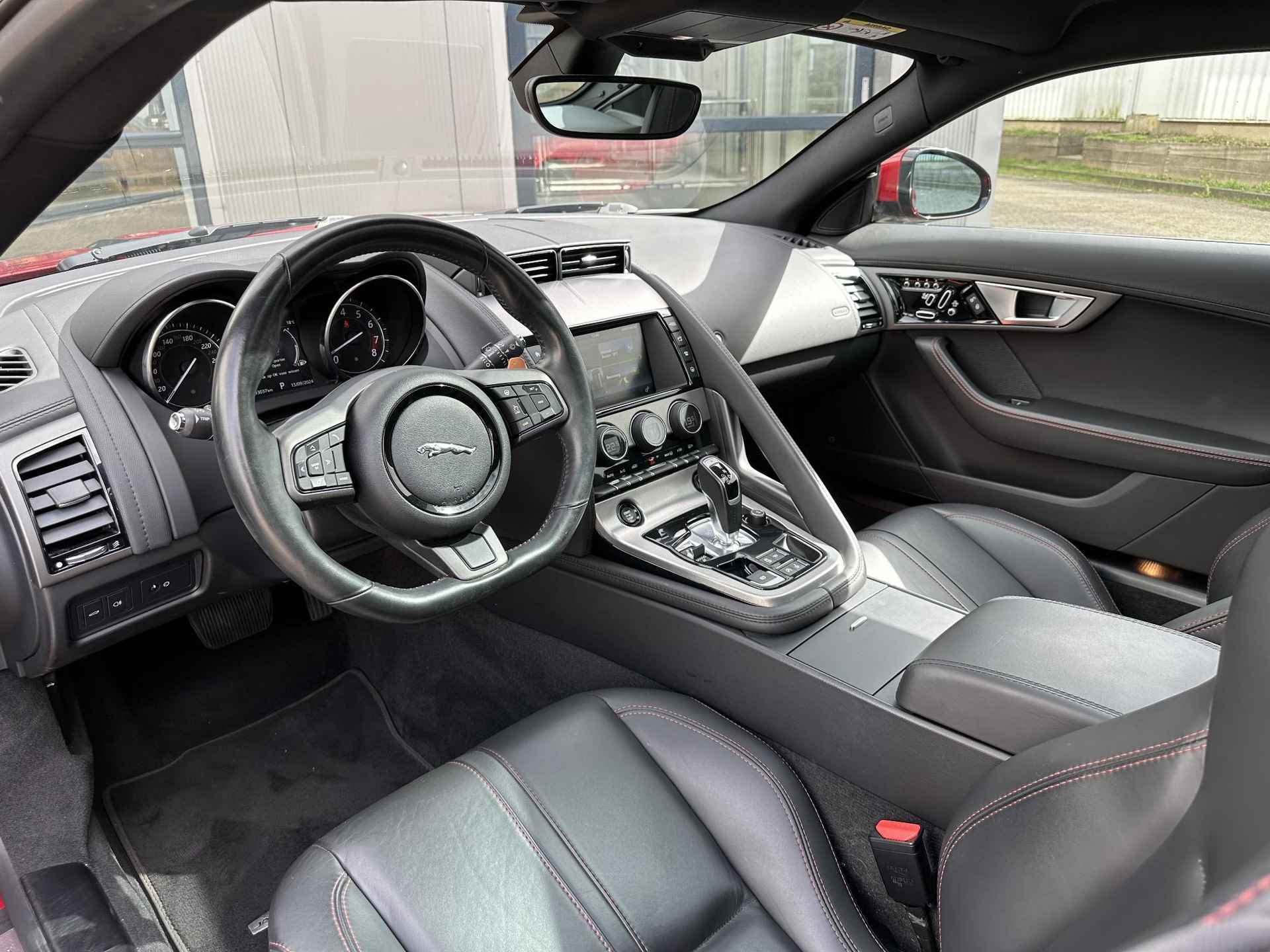 Jaguar F-TYPE 3.0 V6 340pk Coupé | NL-Auto/Pano-Dak/Sportstoel/Leder/Memory - 3/71