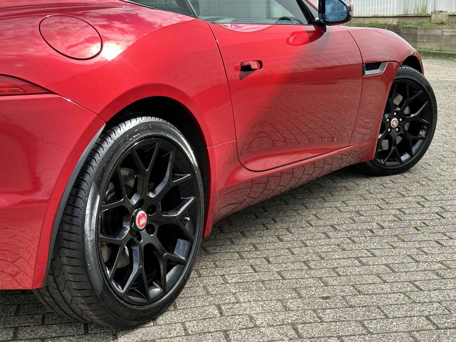 Jaguar F-TYPE 3.0 V6 340pk Coupé | NL-Auto/Pano-Dak/Sportstoel/Leder/Memory - 37/71