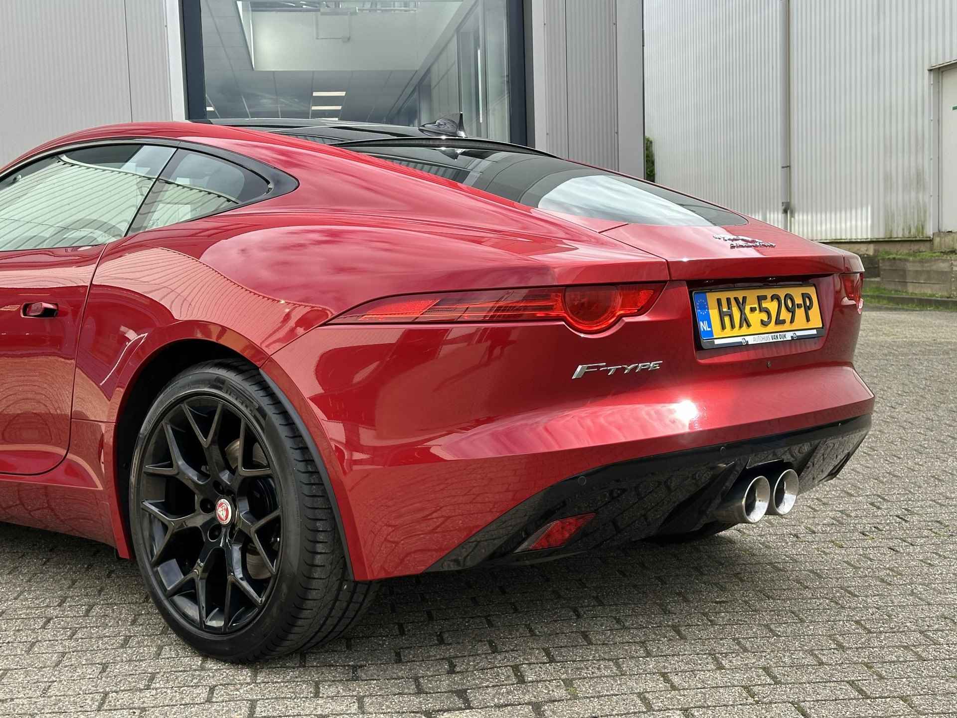 Jaguar F-TYPE 3.0 V6 340pk Coupé | NL-Auto/Pano-Dak/Sportstoel/Leder/Memory - 44/71