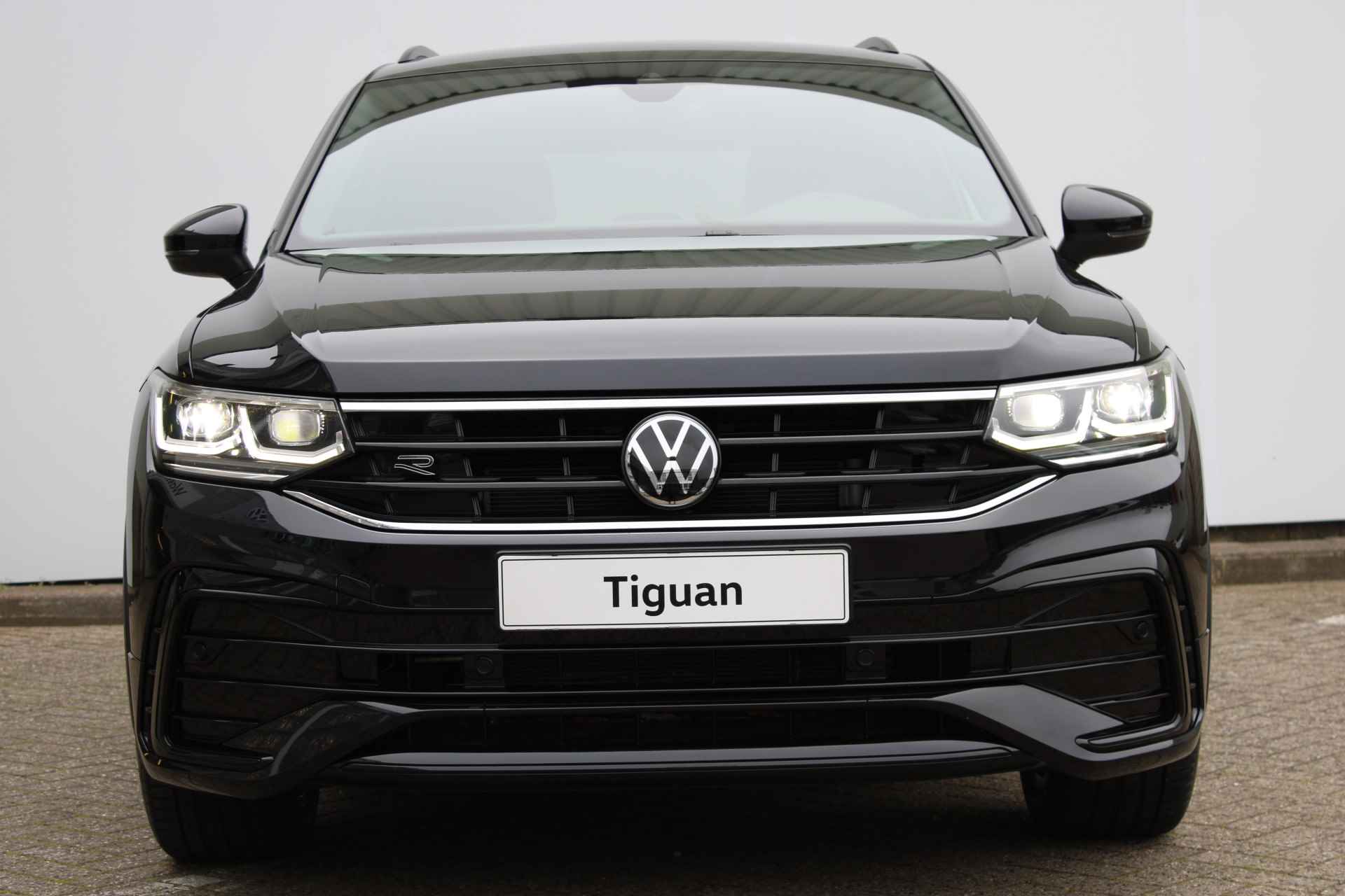 Volkswagen Tiguan 1.4 TSI 245PK eHybrid R-Line Business+ | Black Pakket | Elektrische Achterklep | ACC | Camera | Led Koplampen | App-Connect - 3/61