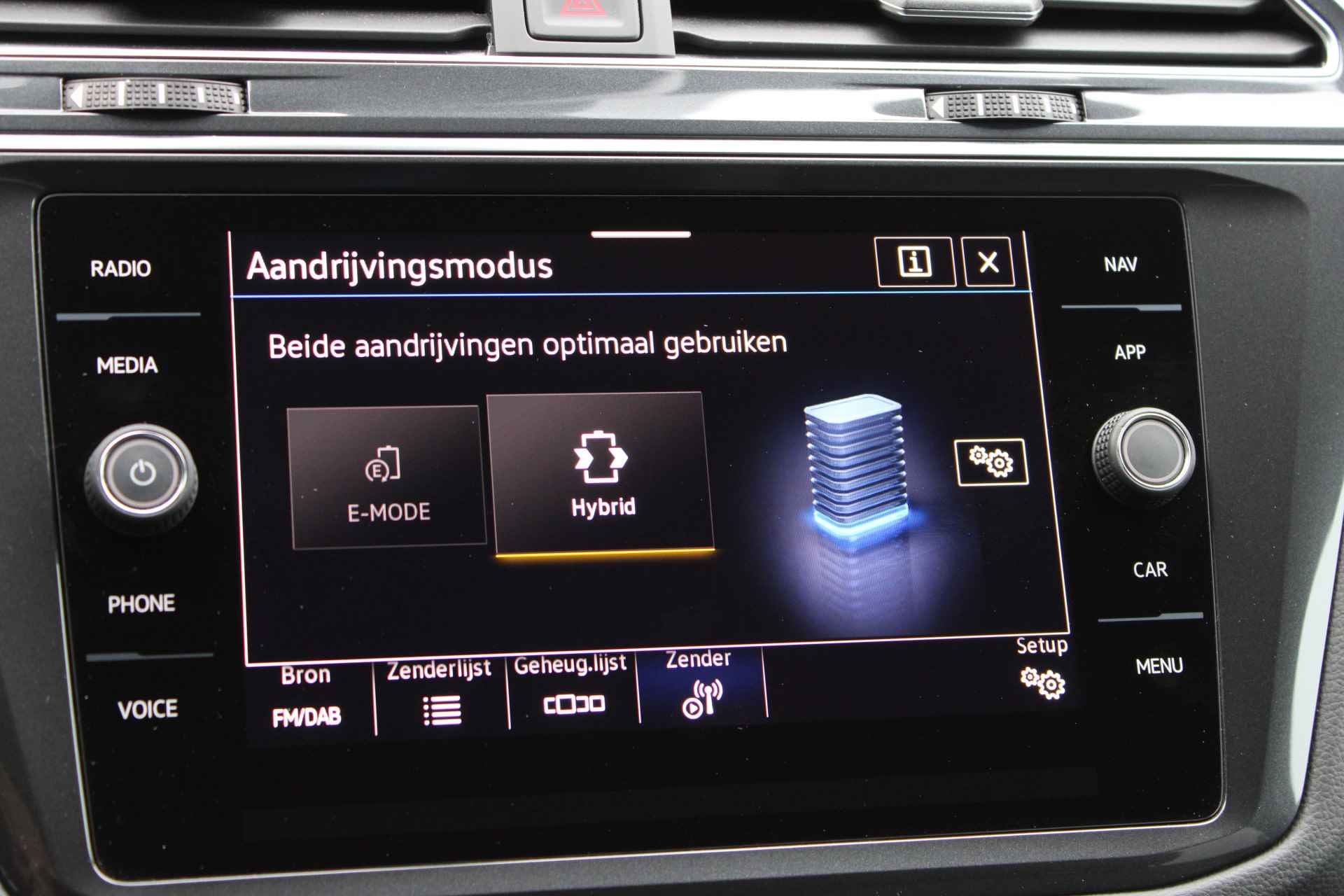 Volkswagen Tiguan 1.4 TSI 245PK eHybrid R-Line Business+ | Black Pakket | Elektrische Achterklep | ACC | Camera | Led Koplampen | App-Connect - 50/61