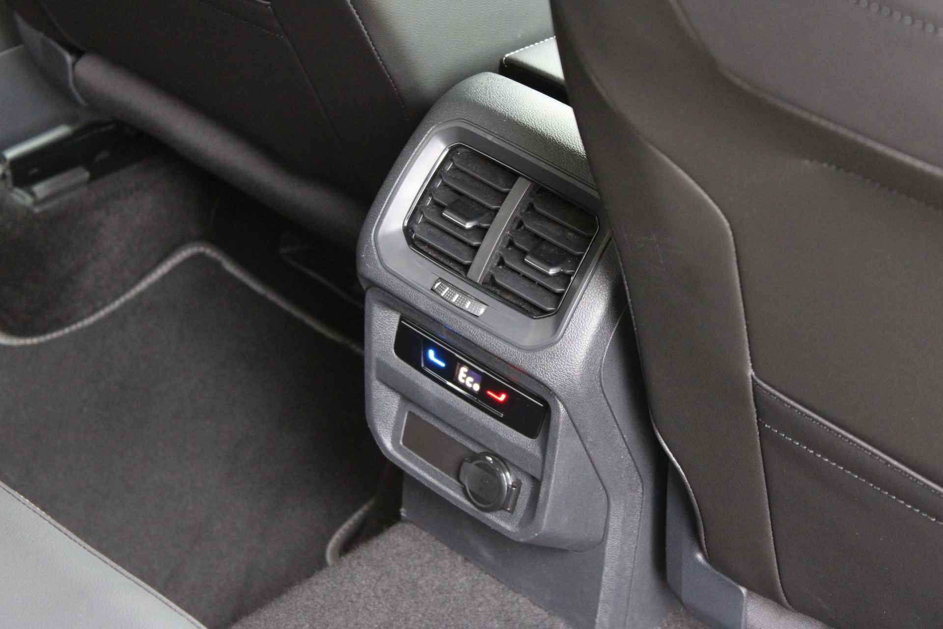 Volkswagen Tiguan 1.4 TSI 245PK eHybrid R-Line Business+ | Black Pakket | Elektrische Achterklep | ACC | Camera | Led Koplampen | App-Connect - 54/61