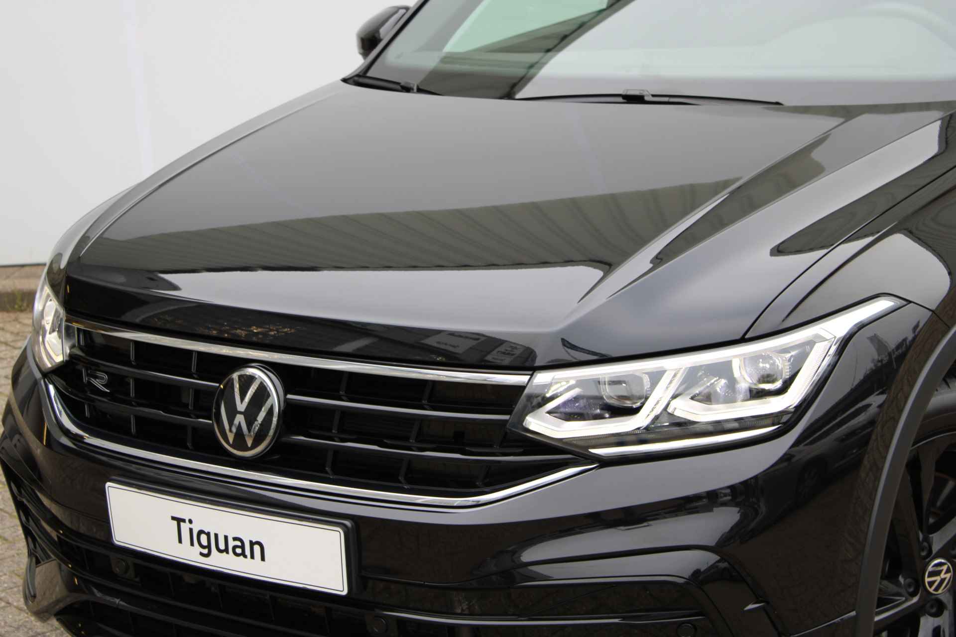 Volkswagen Tiguan 1.4 TSI 245PK eHybrid R-Line Business+ | Black Pakket | Elektrische Achterklep | ACC | Camera | Led Koplampen | App-Connect - 57/61