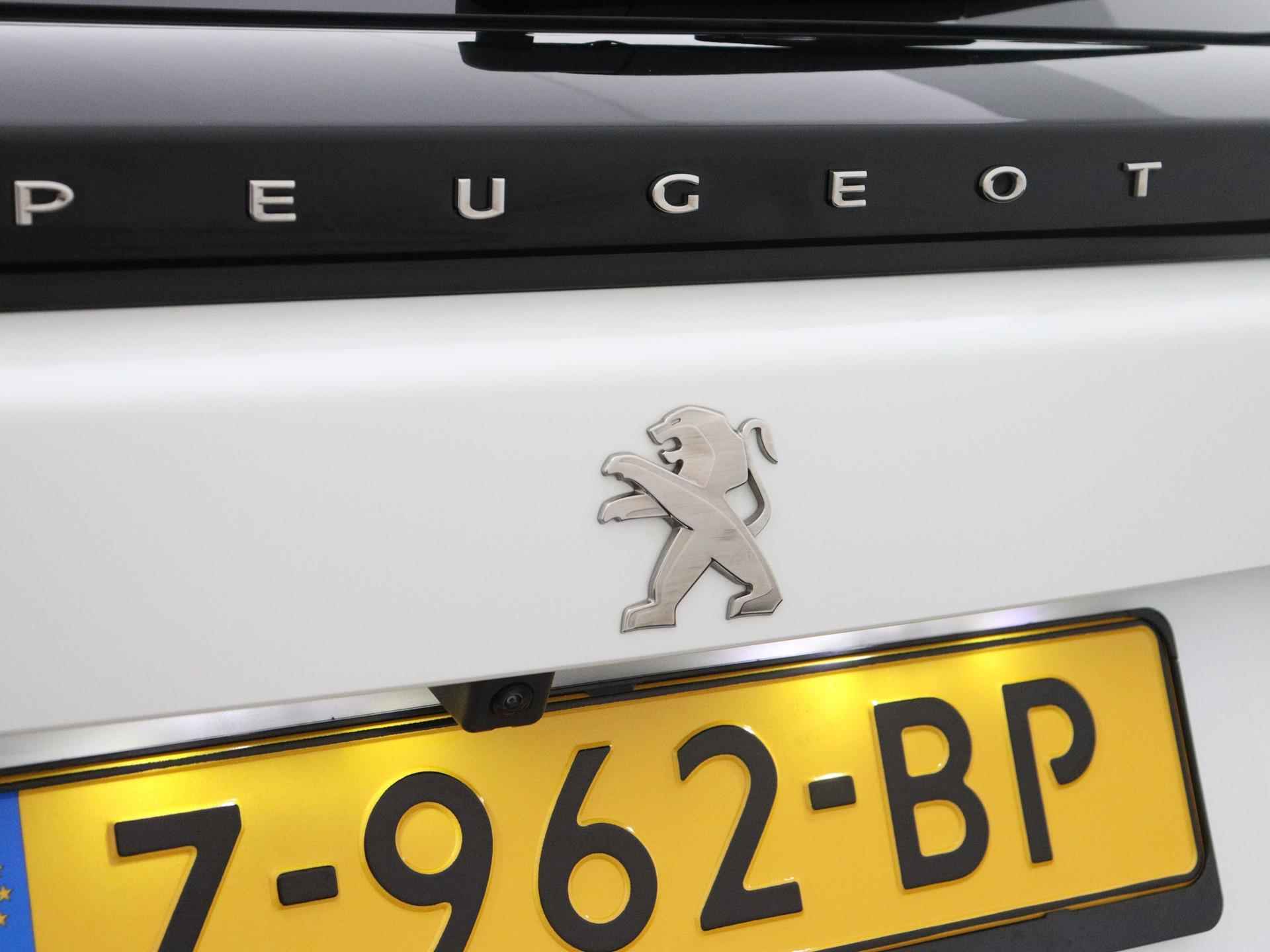 Peugeot e-2008 EV 50 kWh Allure Pack 136pk Automaat | Navigatie | Camera | Climate Controle | Licht Metalen Velgen 17" | Voorstoelen Verwarmd - 17/40