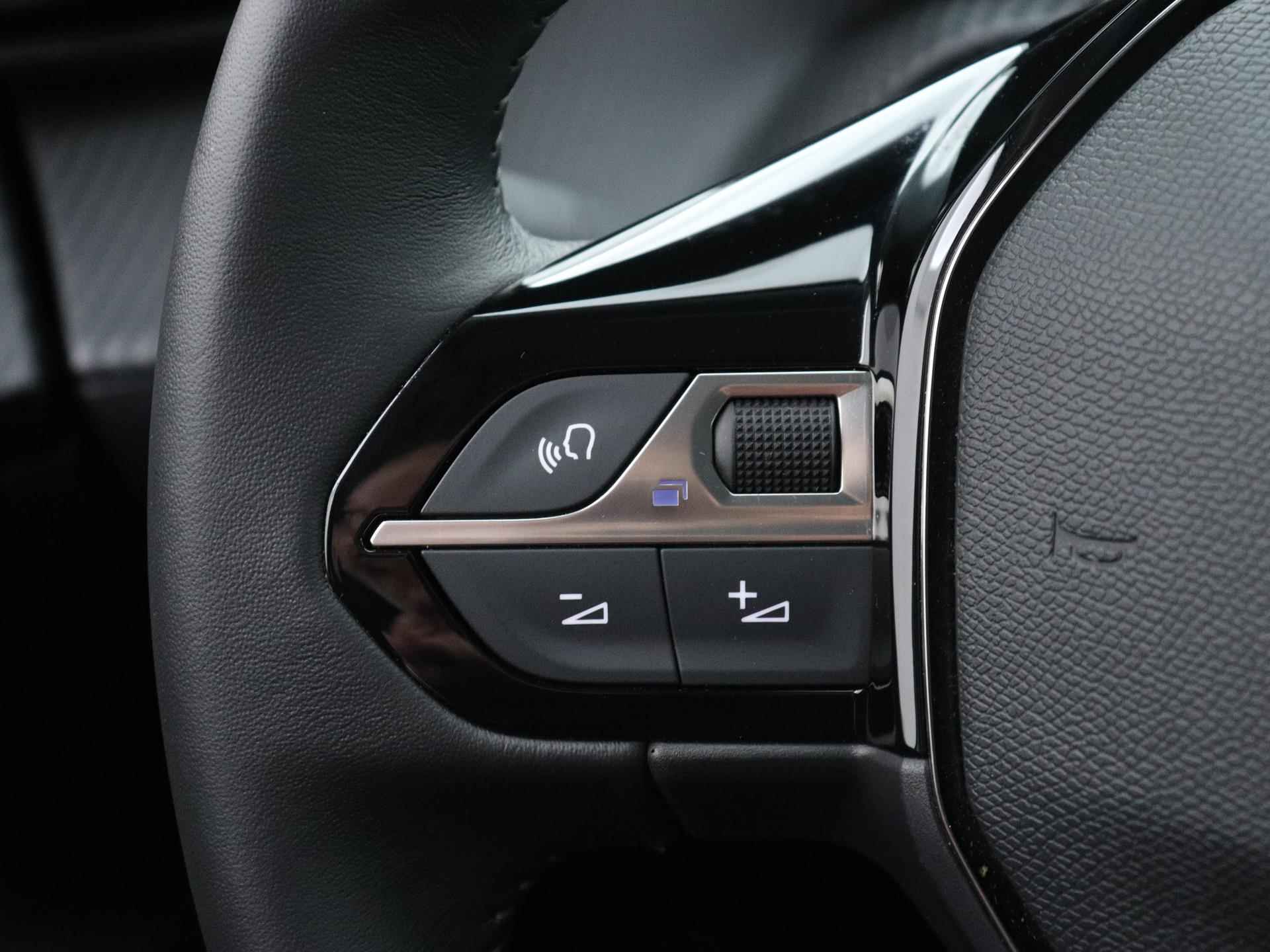 Peugeot e-2008 EV 50 kWh Allure Pack 136pk Automaat | Navigatie | Camera | Climate Controle | Licht Metalen Velgen 17" | Voorstoelen Verwarmd - 26/40