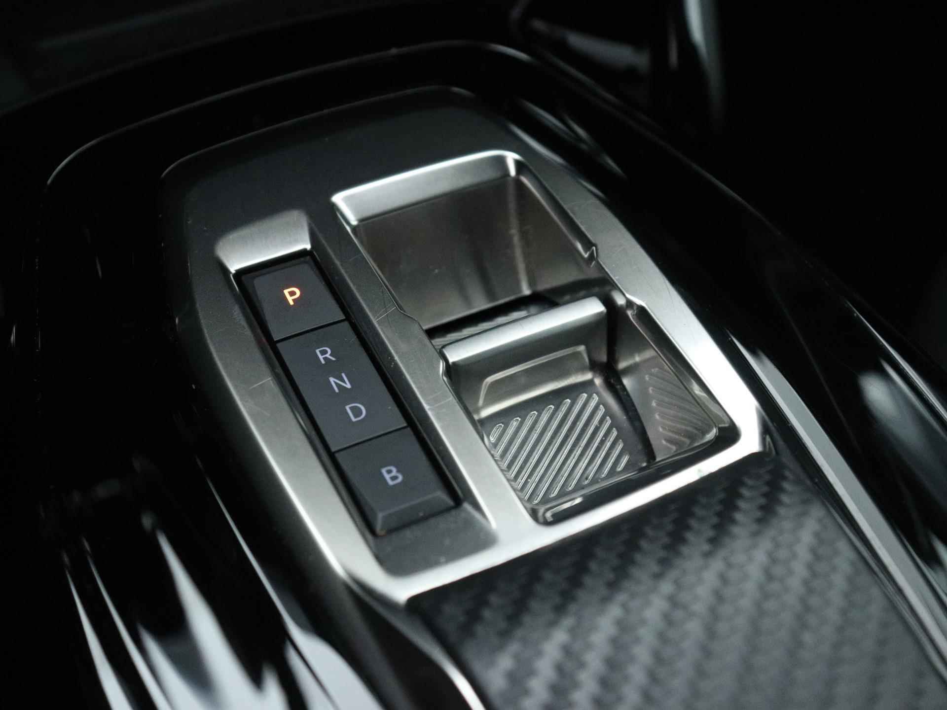 Peugeot e-2008 EV 50 kWh Allure Pack 136pk Automaat | Navigatie | Camera | Climate Controle | Licht Metalen Velgen 17" | Voorstoelen Verwarmd - 29/40