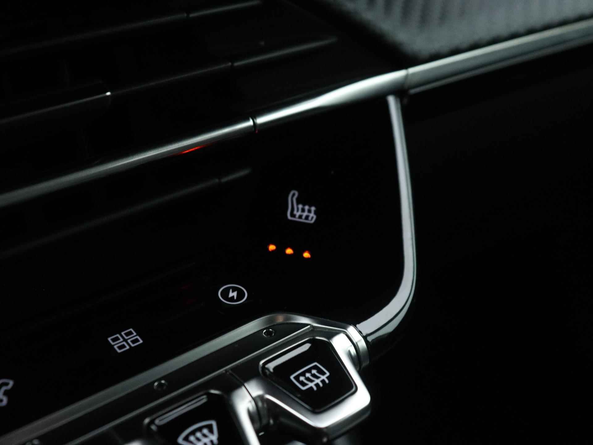 Peugeot e-2008 EV 50 kWh Allure Pack 136pk Automaat | Navigatie | Camera | Climate Controle | Licht Metalen Velgen 17" | Voorstoelen Verwarmd - 30/40